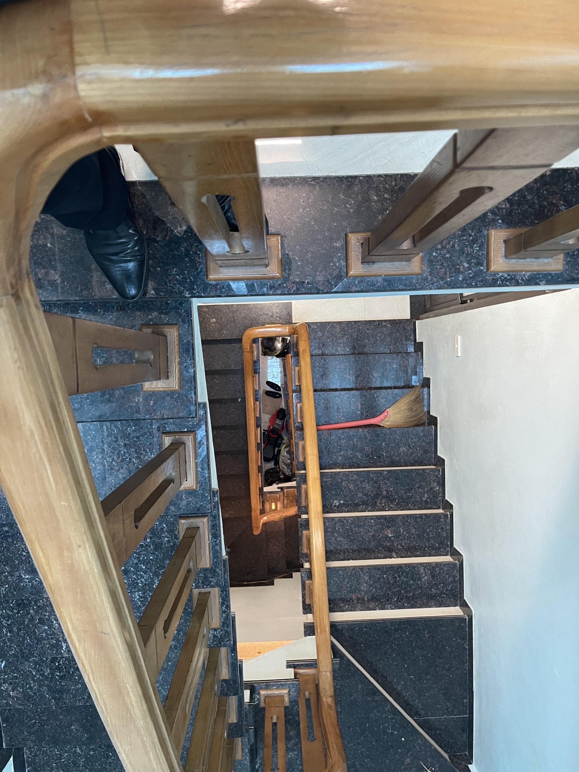 Bán nhà 3 tầng phường Quảng Thắng - mặt đường Nguyễn Phục, 64m2, vỉa hè 20m, kinh doanh tốt