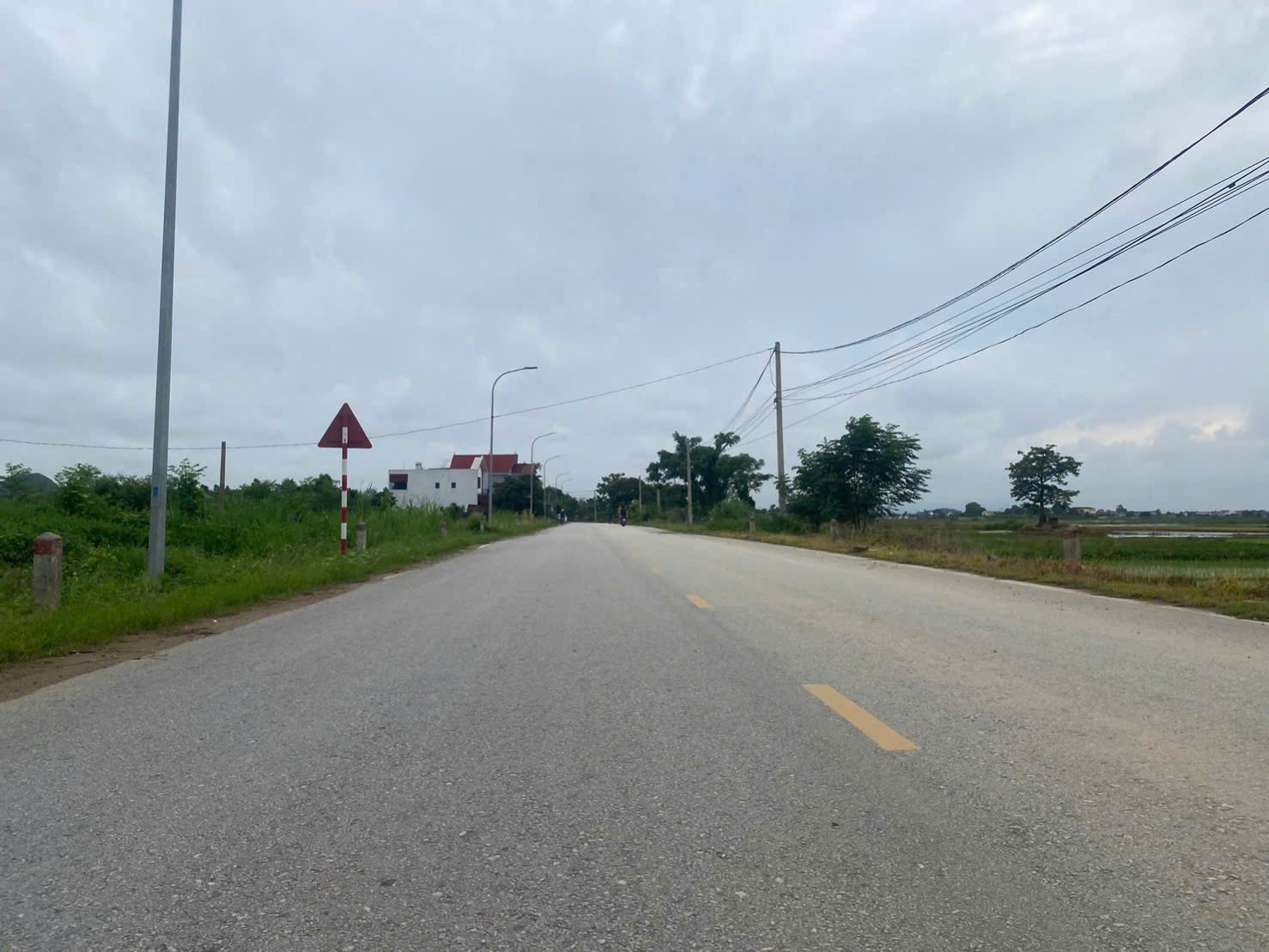 Bán lô đất mbqh 4961 Thiệu Khánh 90m2, trục chính, đường ô tô