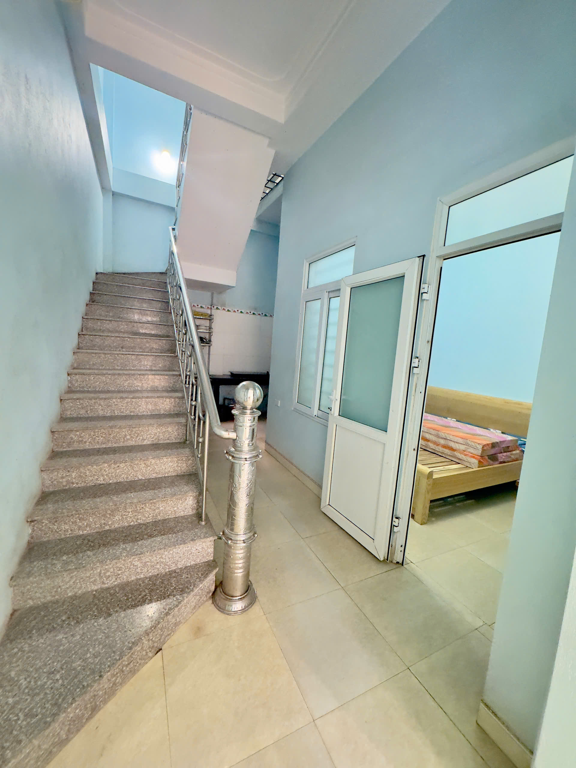 Bán nhà 2,5 tầng gần chợ Cầu Sâng 58m2, mt 5,1m, đường 8m kinh doanh tốt