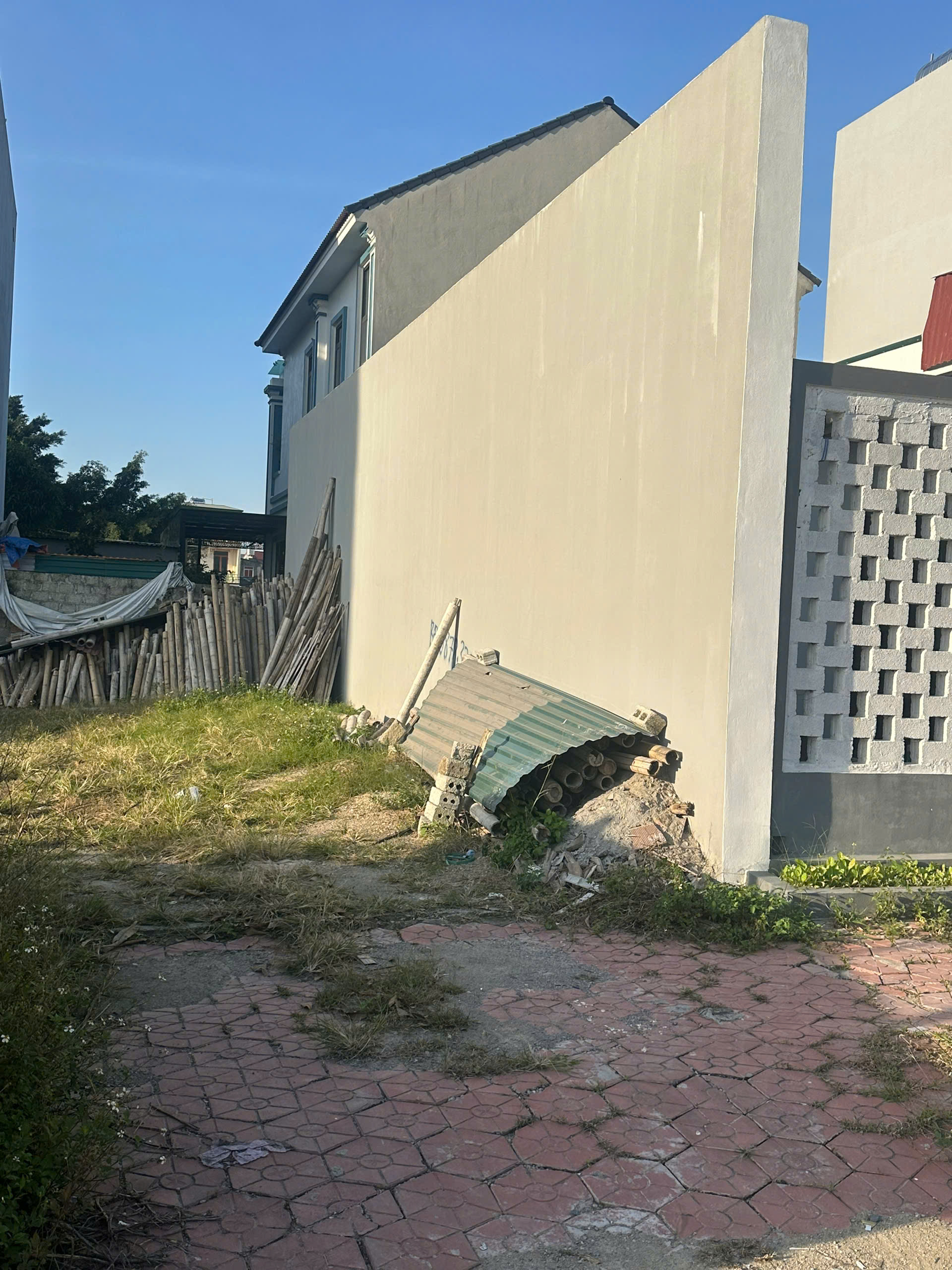 Bán lô đất mb30 Aone mall Quảng Thành 75m2, mt 5m, đường 3 ô tô tránh