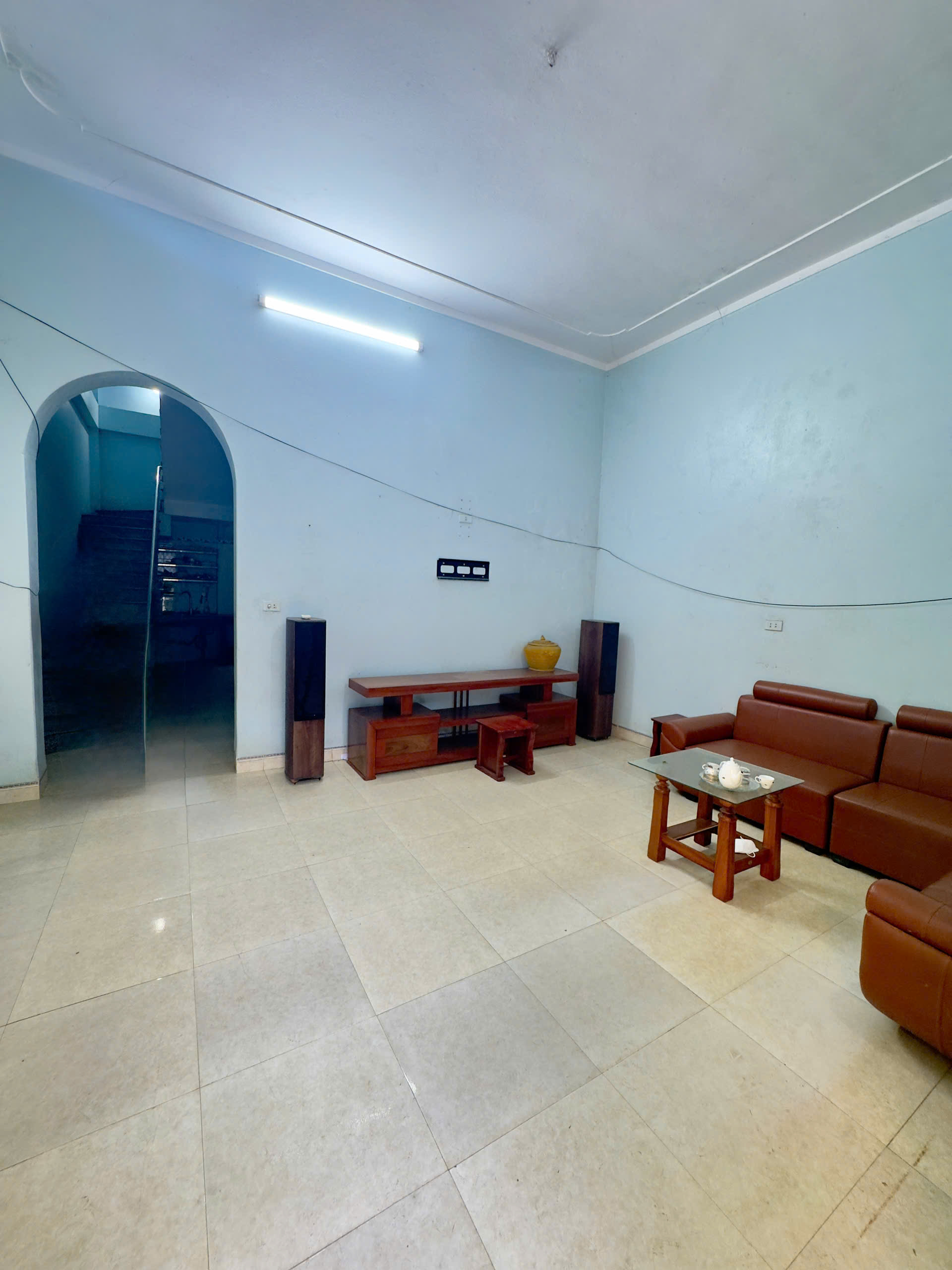 Bán nhà 2,5 tầng gần chợ Cầu Sâng 58m2, mt 5,1m, đường 8m kinh doanh tốt