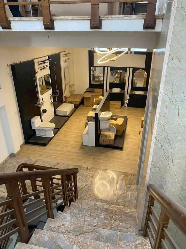 Bán nhà phố Đinh Công Tráng, p. Ba Đình - 125m2, 4,5 tầng có thang máy, tuyến kinh doanh sầm uất