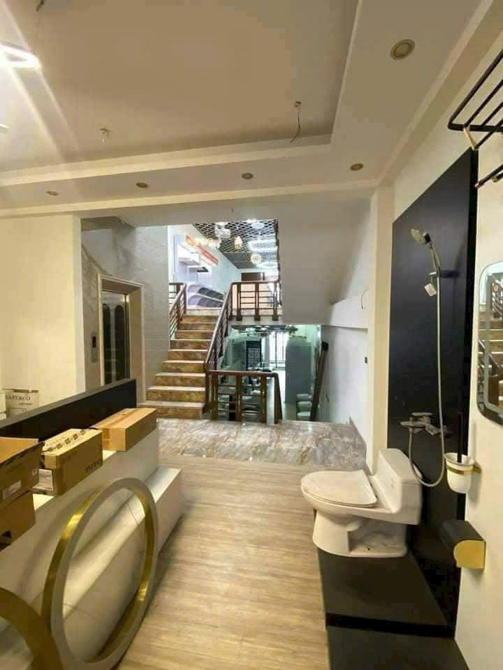 Bán nhà phố Đinh Công Tráng, p. Ba Đình - 125m2, 4,5 tầng có thang máy, tuyến kinh doanh sầm uất