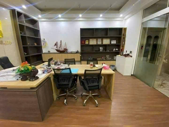 Bán nhà phố Đinh Công Tráng, p. Ba Đình - 125m2, 4,5 tầng có thang máy, tuyến kinh doanh sầm uất