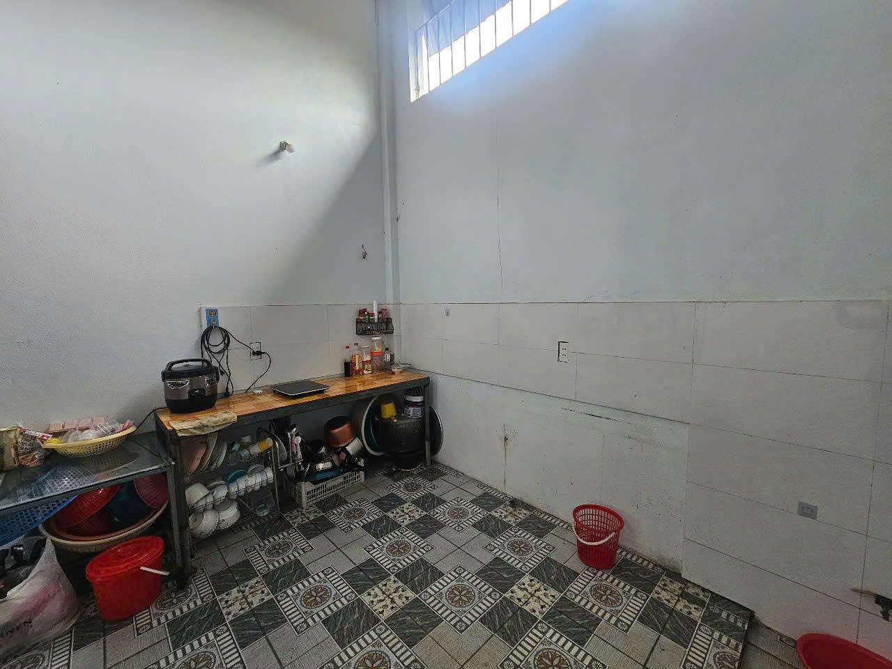 Bán nhà cấp 4 có gác xép 2 phòng ngủ tại Quảng Hưng, gần chuyên Lam Sơn