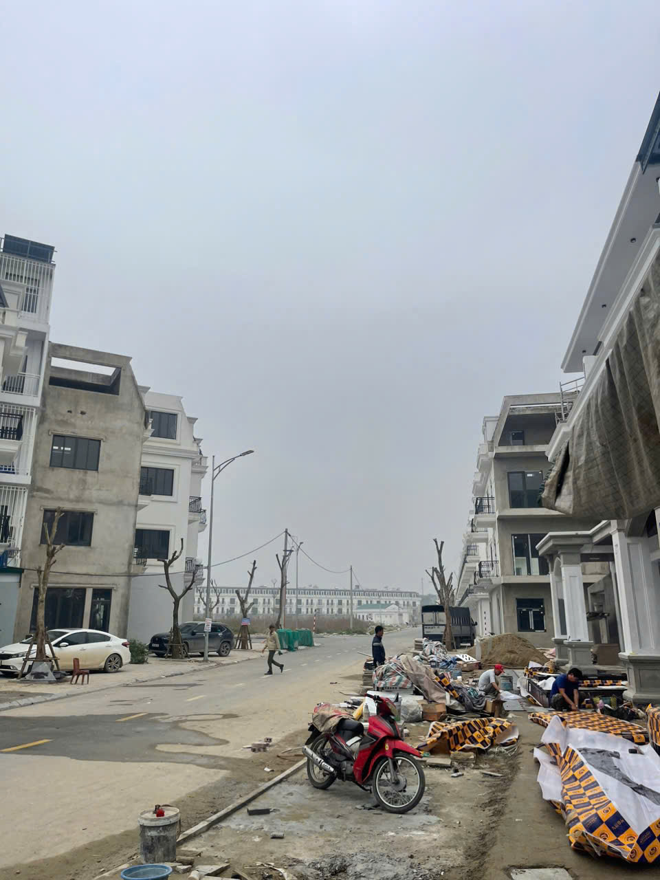 Hiếm trong tầm 2 tỷ xx - đất tặng nhà cấp 4 sau cấp 3 lam sơn, gần hồ sen