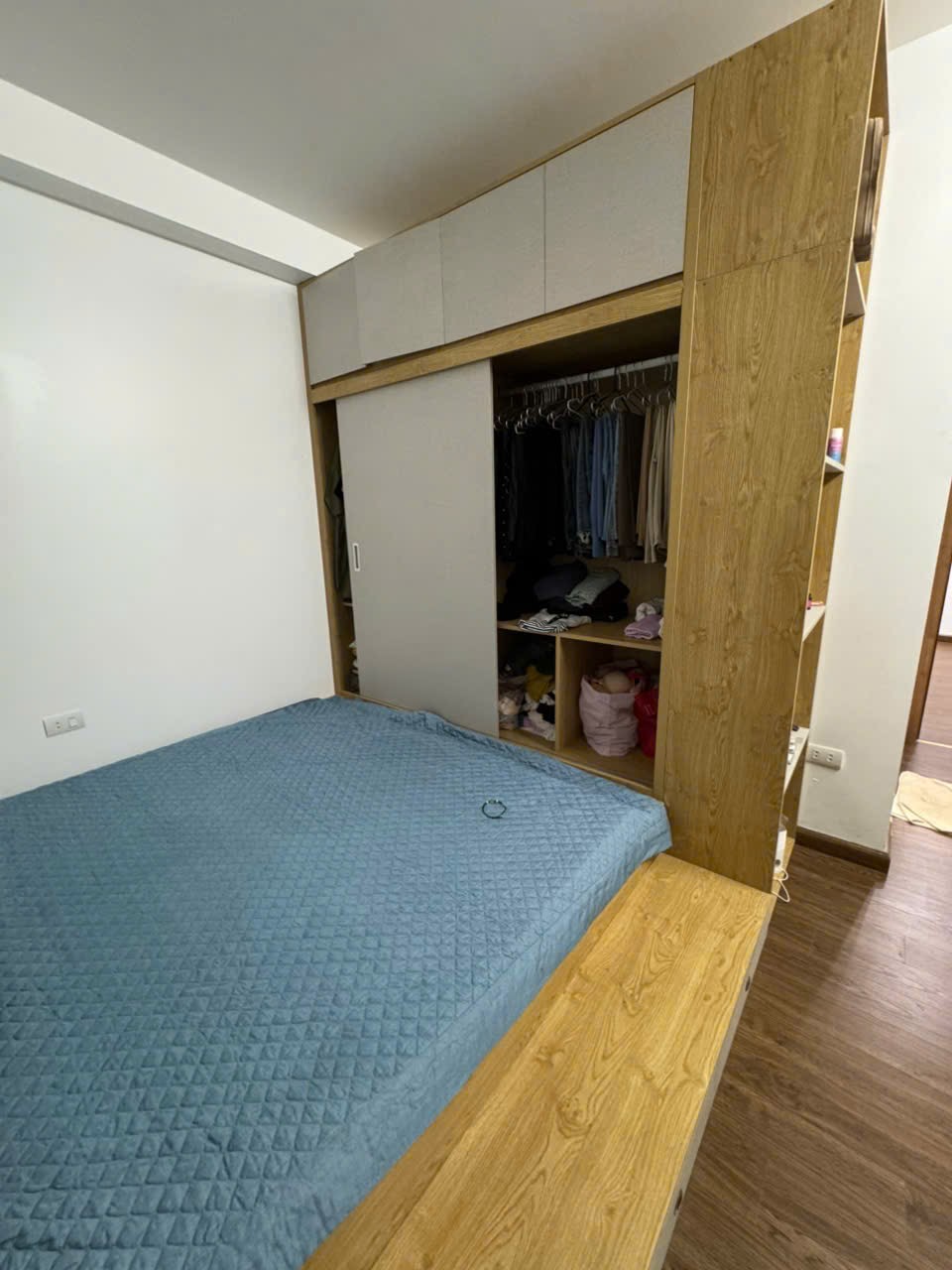 Bán căn hộ Tecco Bình Minh căn áp nóc tầng 25, 64m2, 2 ngủ 2 wc, full nội thất