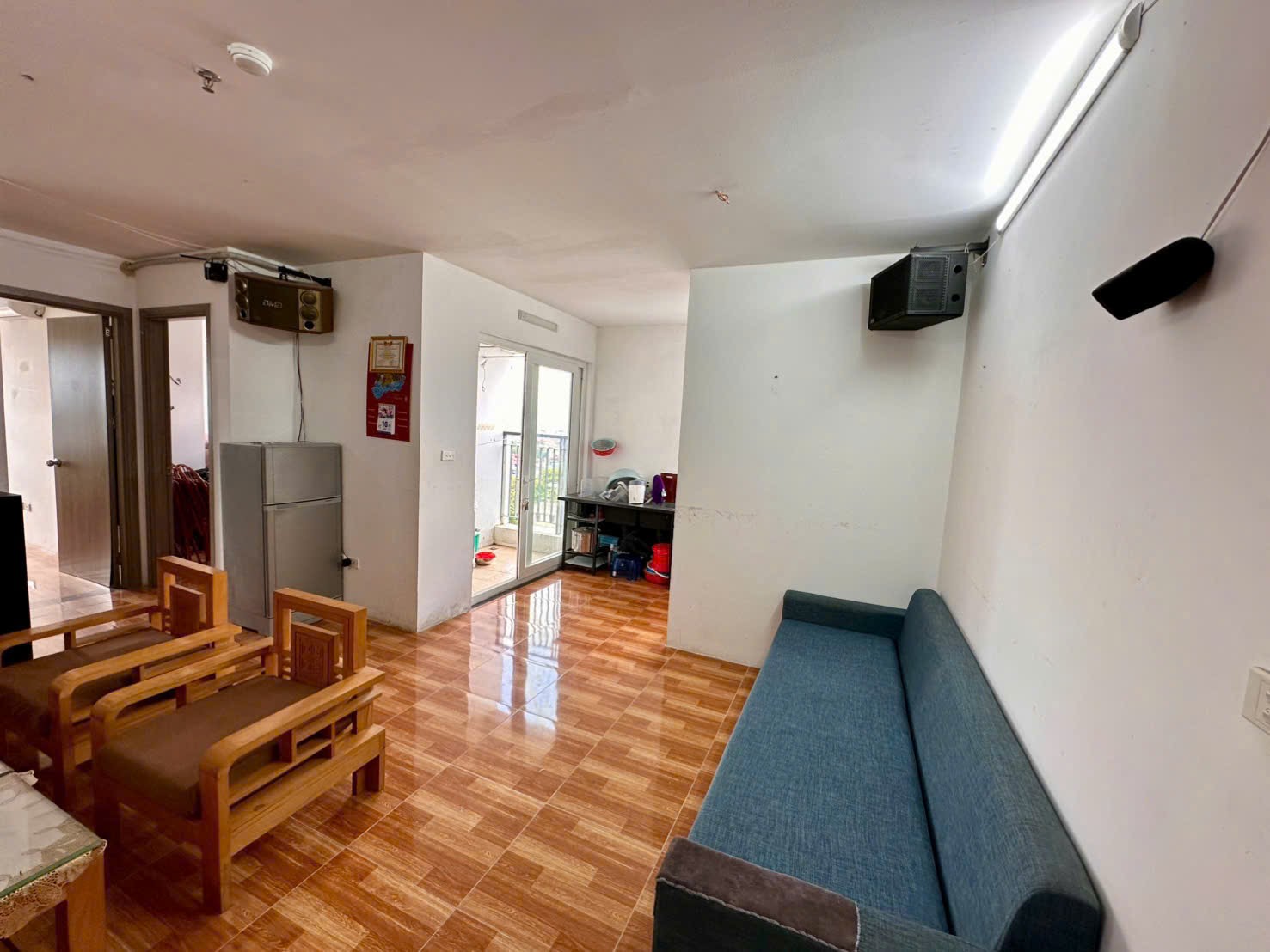 Bán căn chung cư đầu ve Đông Bắc 63m2 - 2 phòng ngủ 2 vệ sinh - full nội thất - giá 1,5 tỷ