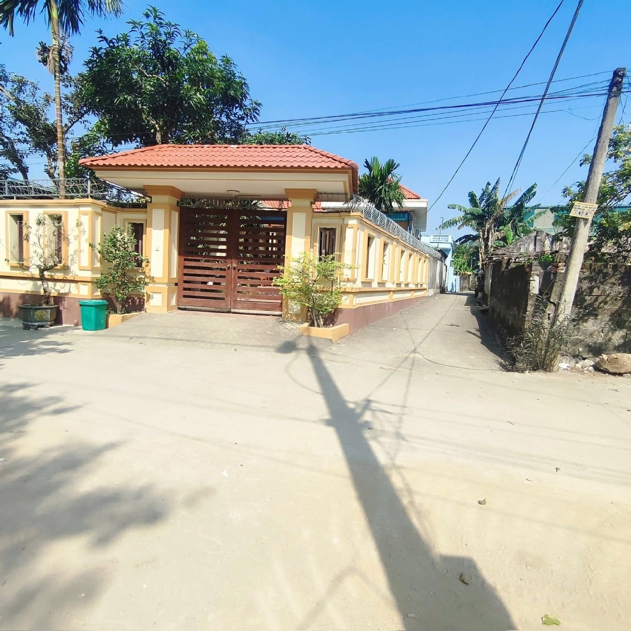 Bán đất tặng nhà mái bằng phường Quảng Đông, tp Thanh Hóa - 230m², mặt tiền 19m, ô tô vào tận sân