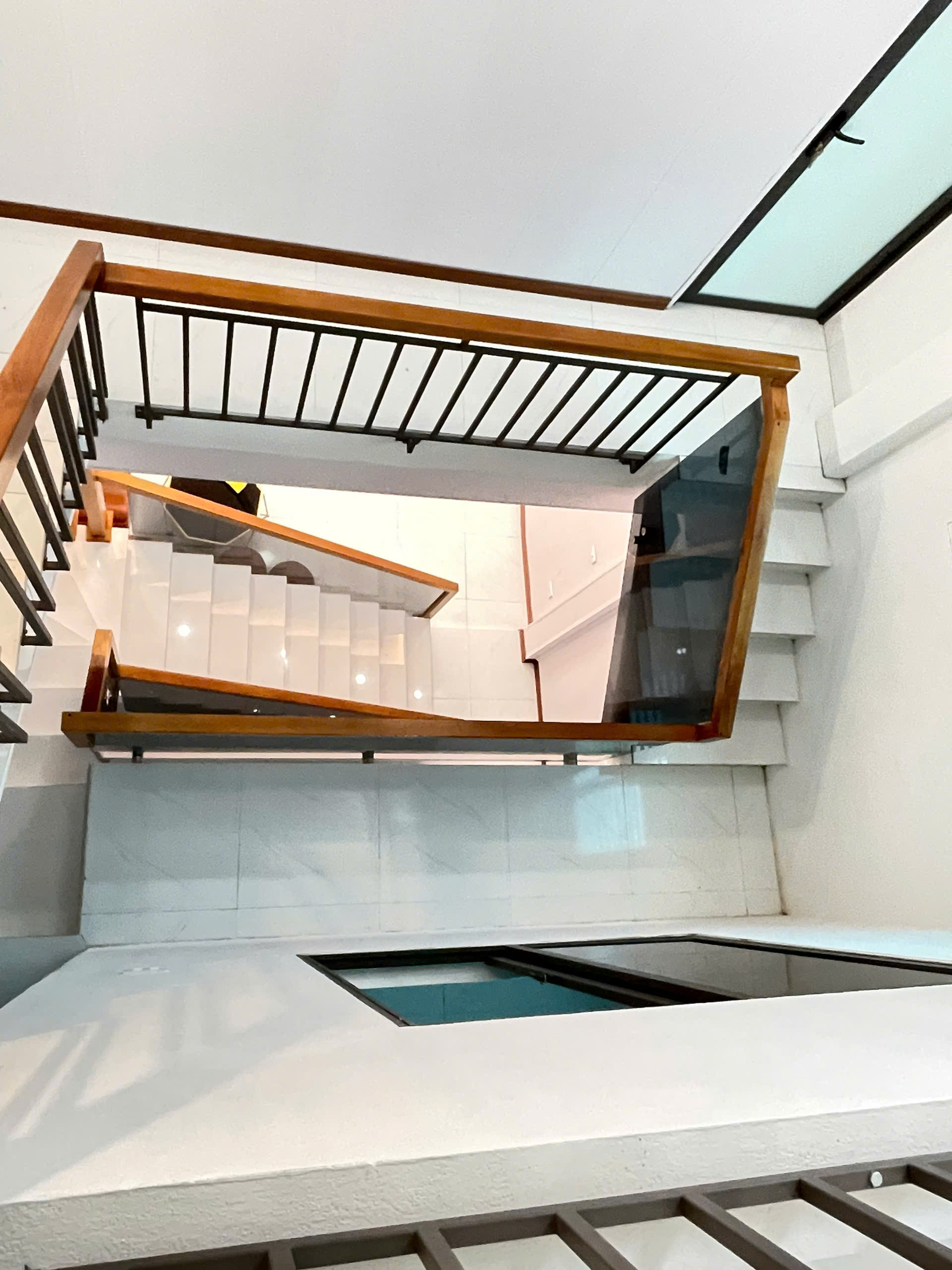 Bán nhà 3 tầng 2 mặt tiền cốt lệch trung tâm phường Hạc Thành, 48,1m², mặt tiền 4,5m, giá 1,8x tỷ