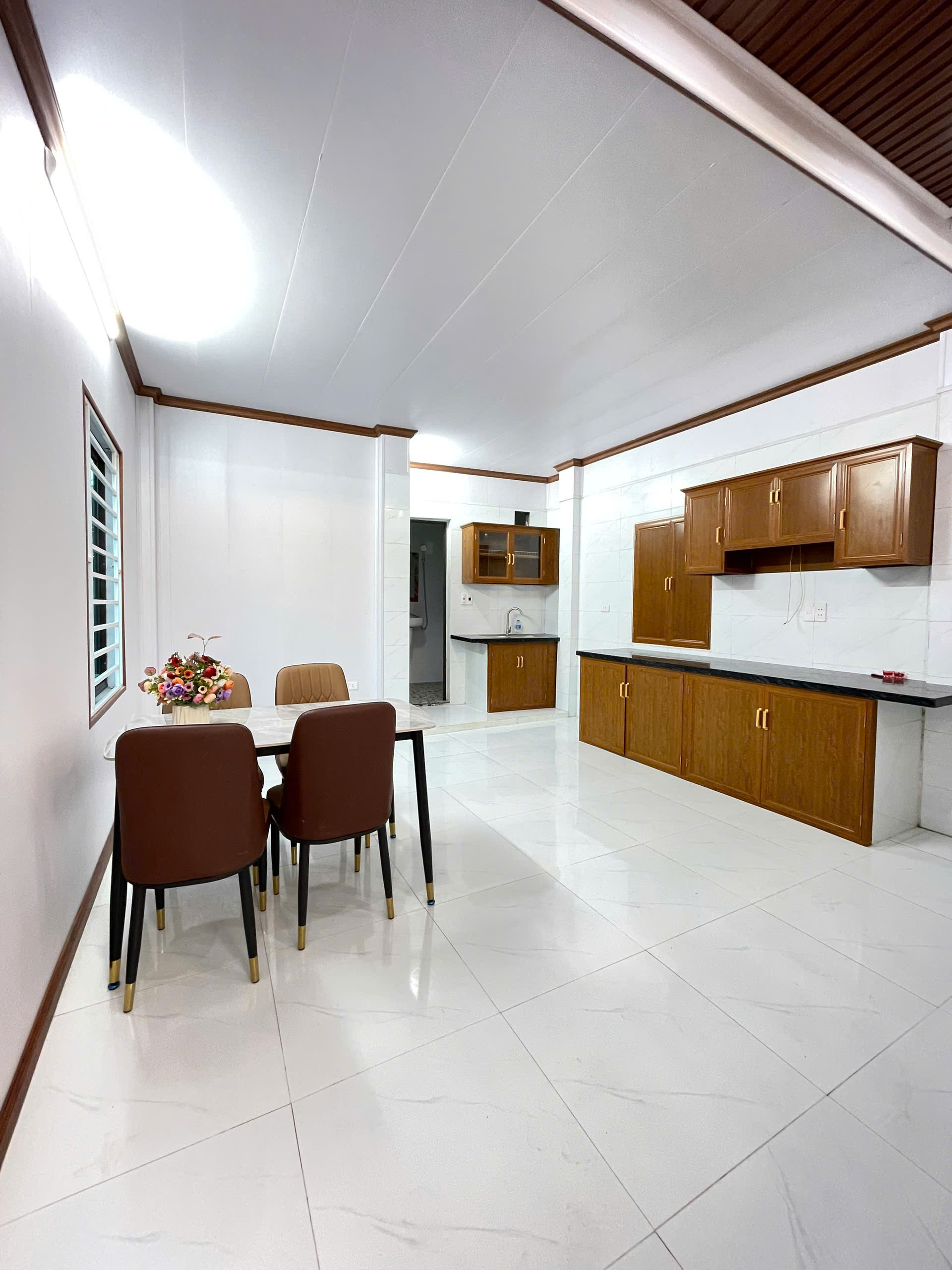 Bán nhà 3 tầng 2 mặt tiền cốt lệch trung tâm phường Hạc Thành, 48,1m², mặt tiền 4,5m, giá 1,8x tỷ