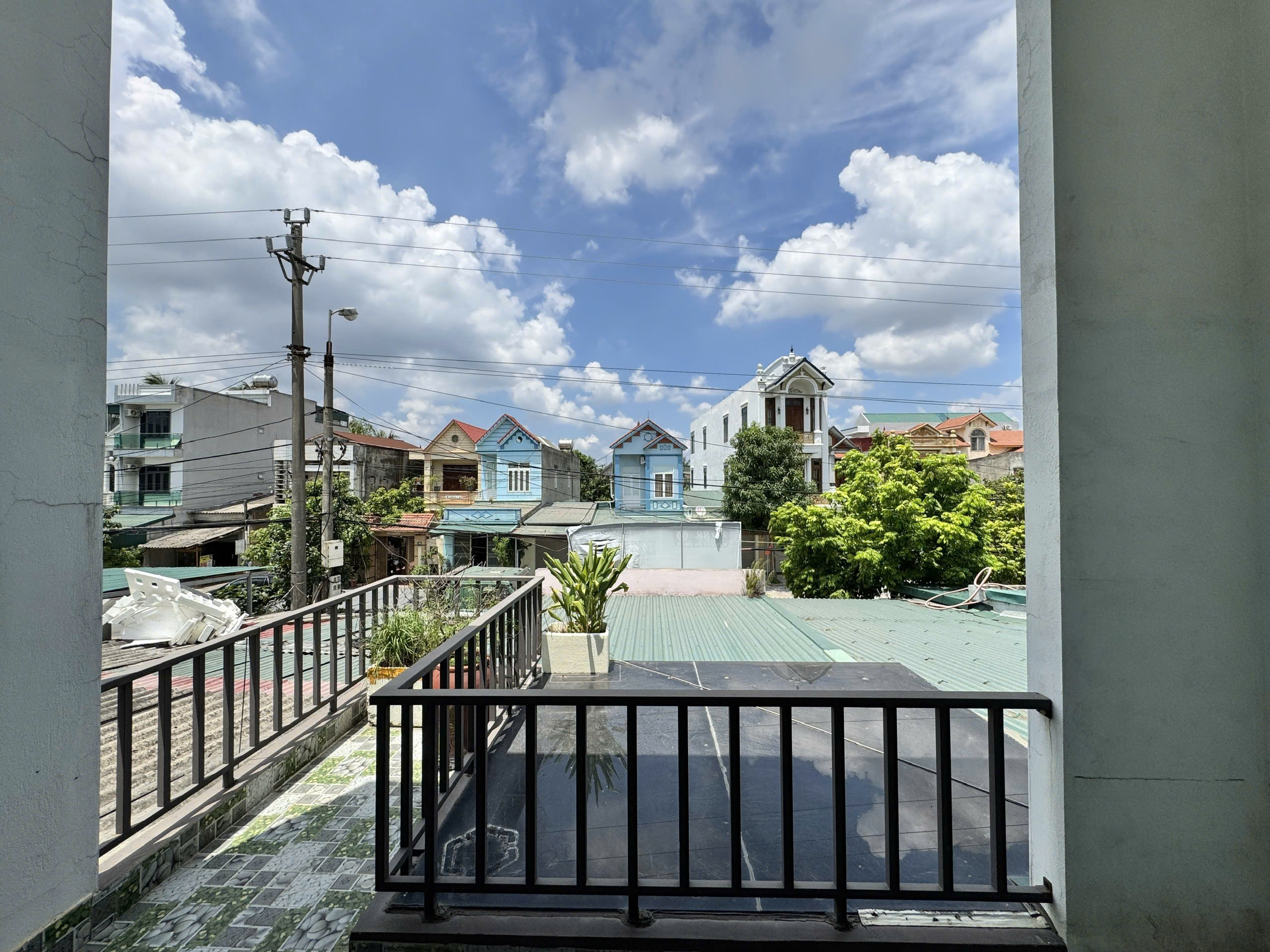 Bán nhà 2 tầng trục chính Bạch Đằng Quảng Hưng, dt 92m2, mt 4m, đường 24m