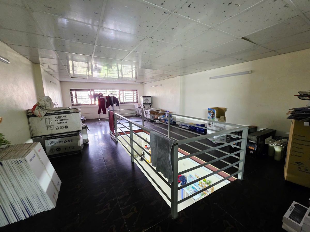 Nhà 2 tầng mbqh 1151 giáp Hồ Sen, 92,5m², đường 12m vỉa hè rộng - gần Aeon Mall