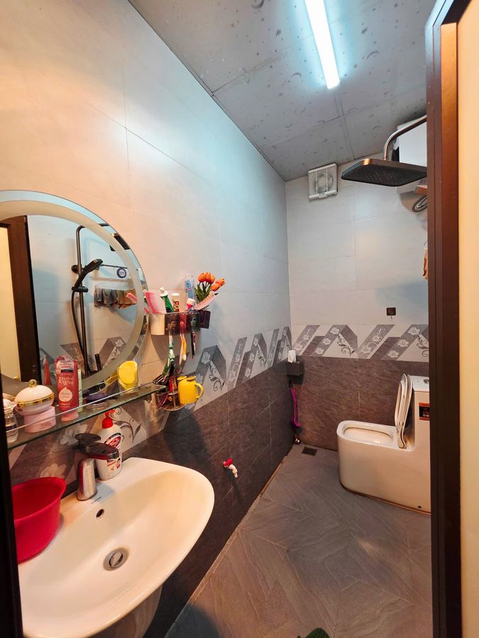 Nhà 2 tầng mbqh 1151 giáp Hồ Sen, 92,5m², đường 12m vỉa hè rộng - gần Aeon Mall