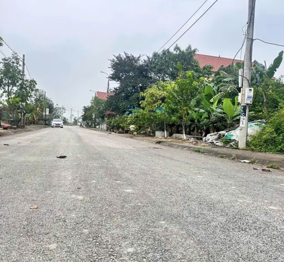 Bán lô đất tái định cư mb2416 Đông Sơn 137m2, mặt tiền 6m, trục đường kinh doanh sầm uất