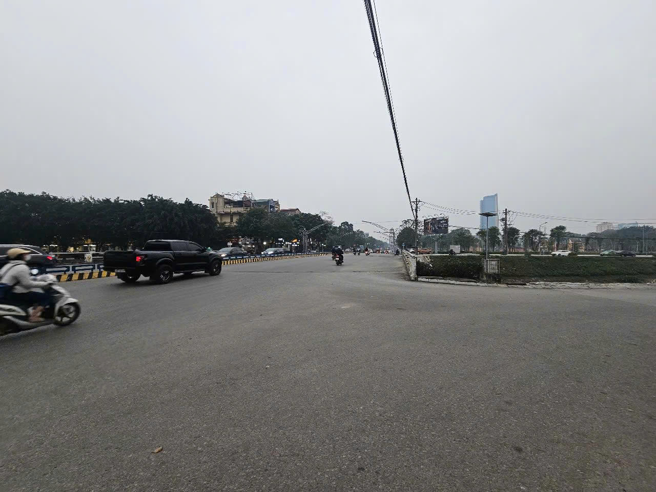 Lô đất mặt Đại Lộ Lê Lợi - cầu Đông Hương | mặt tiền gần 10m, kèm nhà 3 tầng, đang cho thuê 50 triệu/tháng