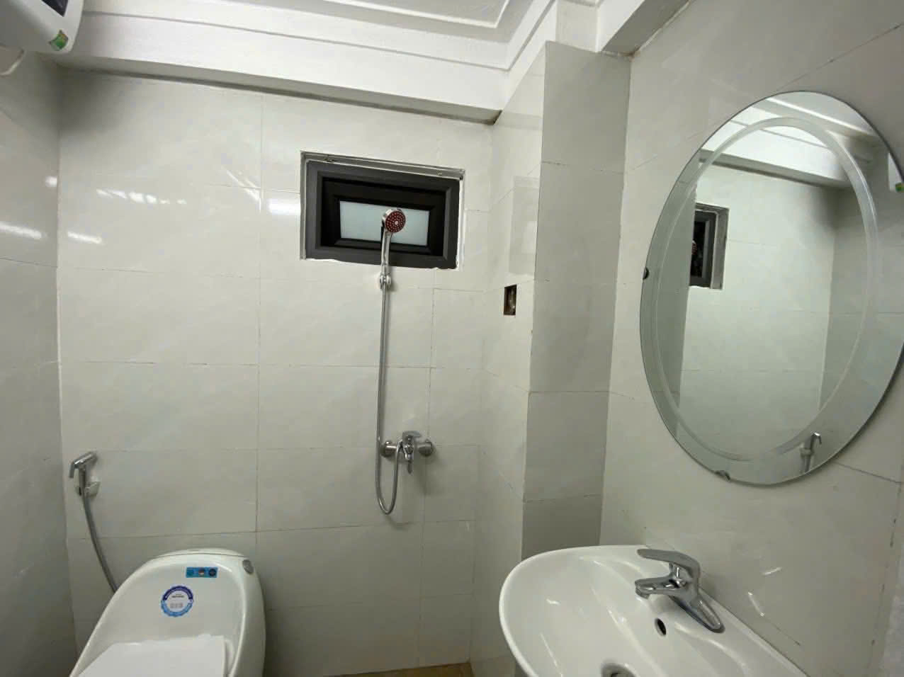 Bán nhà 2 tầng diện tích 50m2 | ngõ rộng xe bán tải vào, gần At Home Đông Hương, giá 2 tỷ xxx