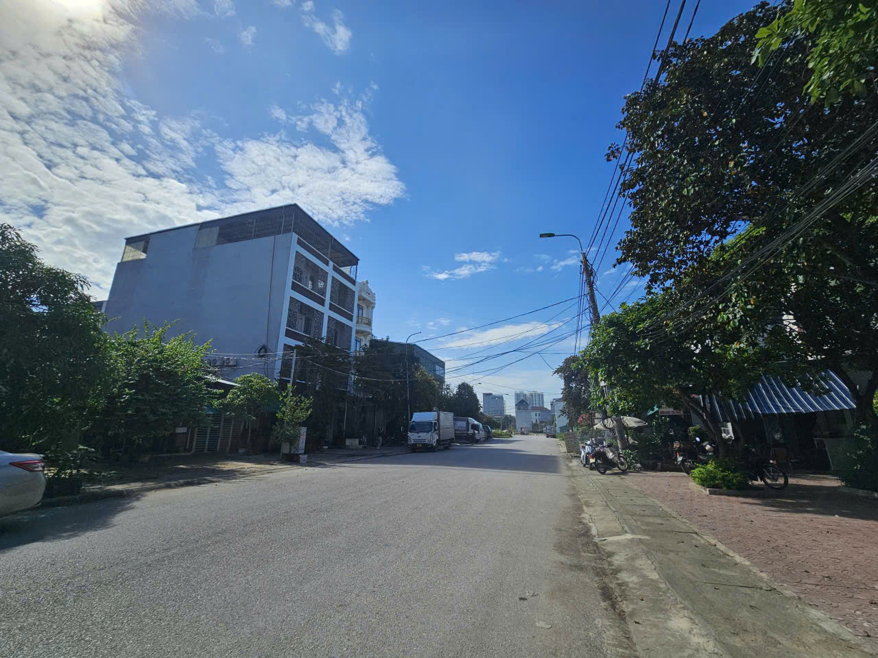 Bán nhà mặt phố Lý Nam Đế Đông Hương 100m2, 5 tầng, đường 28,5m giá 7,5 tỷ
