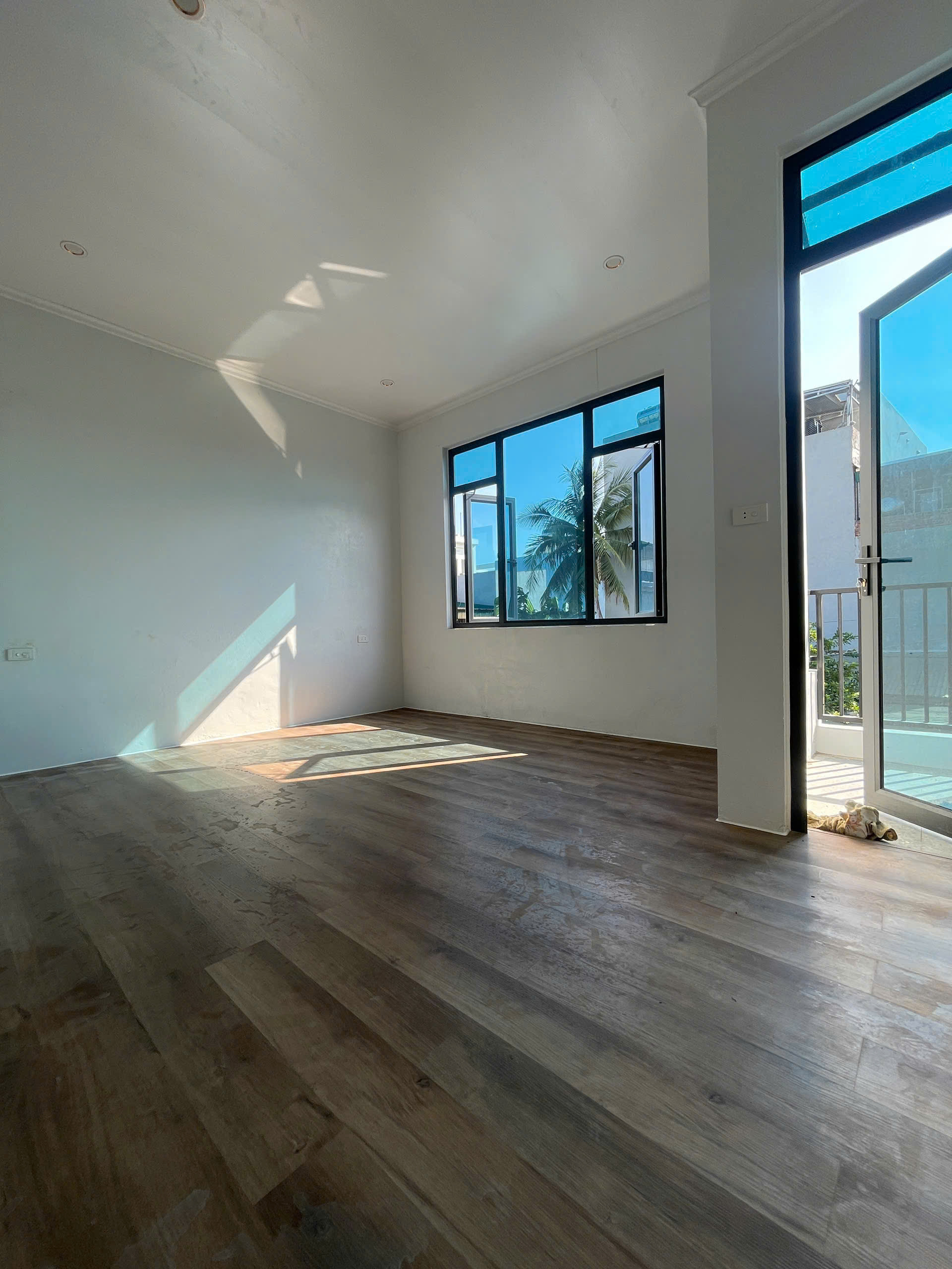 Bán nhà 2 tầng phố Thành Mai Quảng Thành, 67m2 giá 2,18 tỷ gần HDU