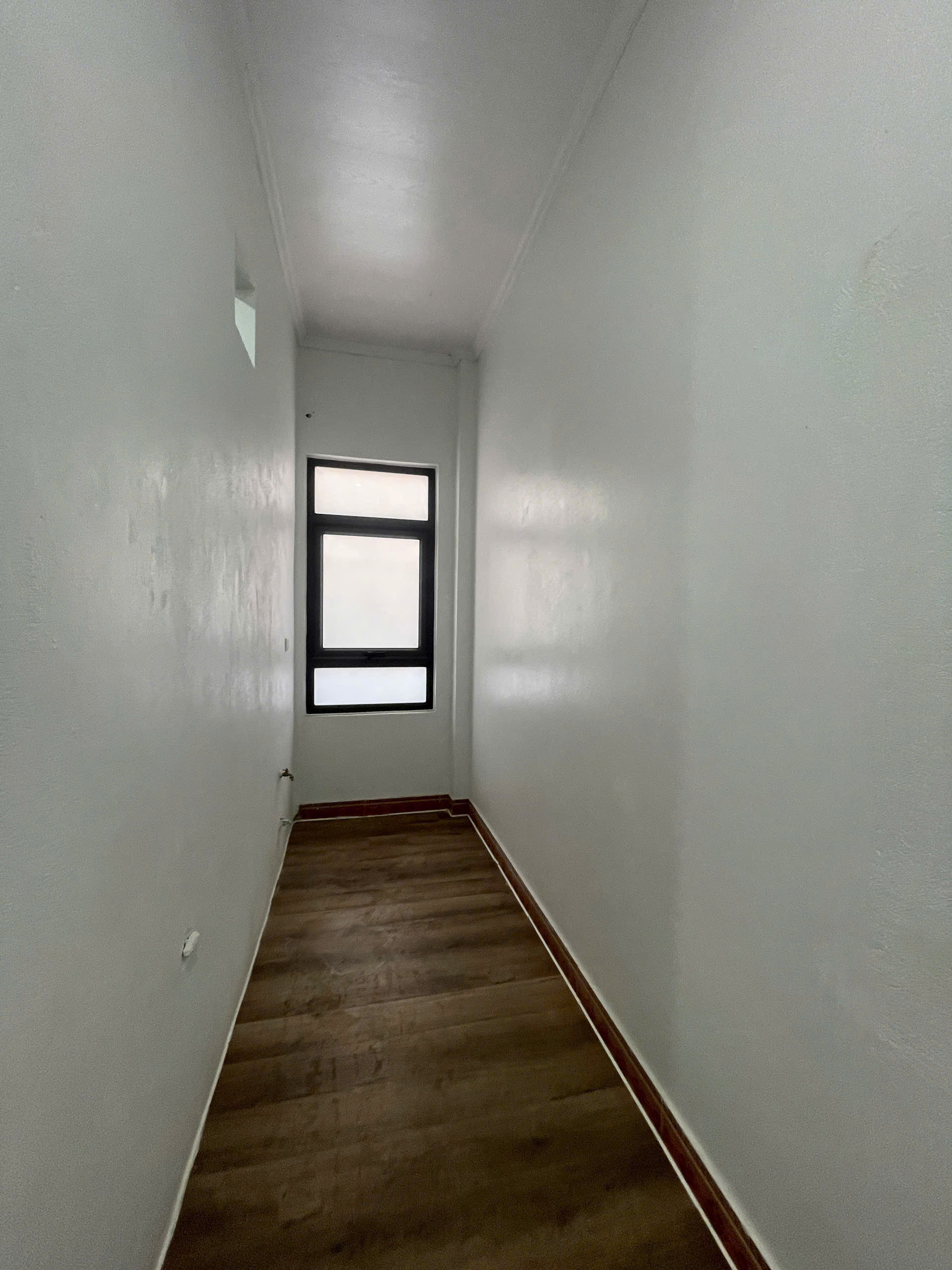 Bán nhà 2 tầng phố Thành Mai Quảng Thành, 67m2 giá 2,18 tỷ gần HDU