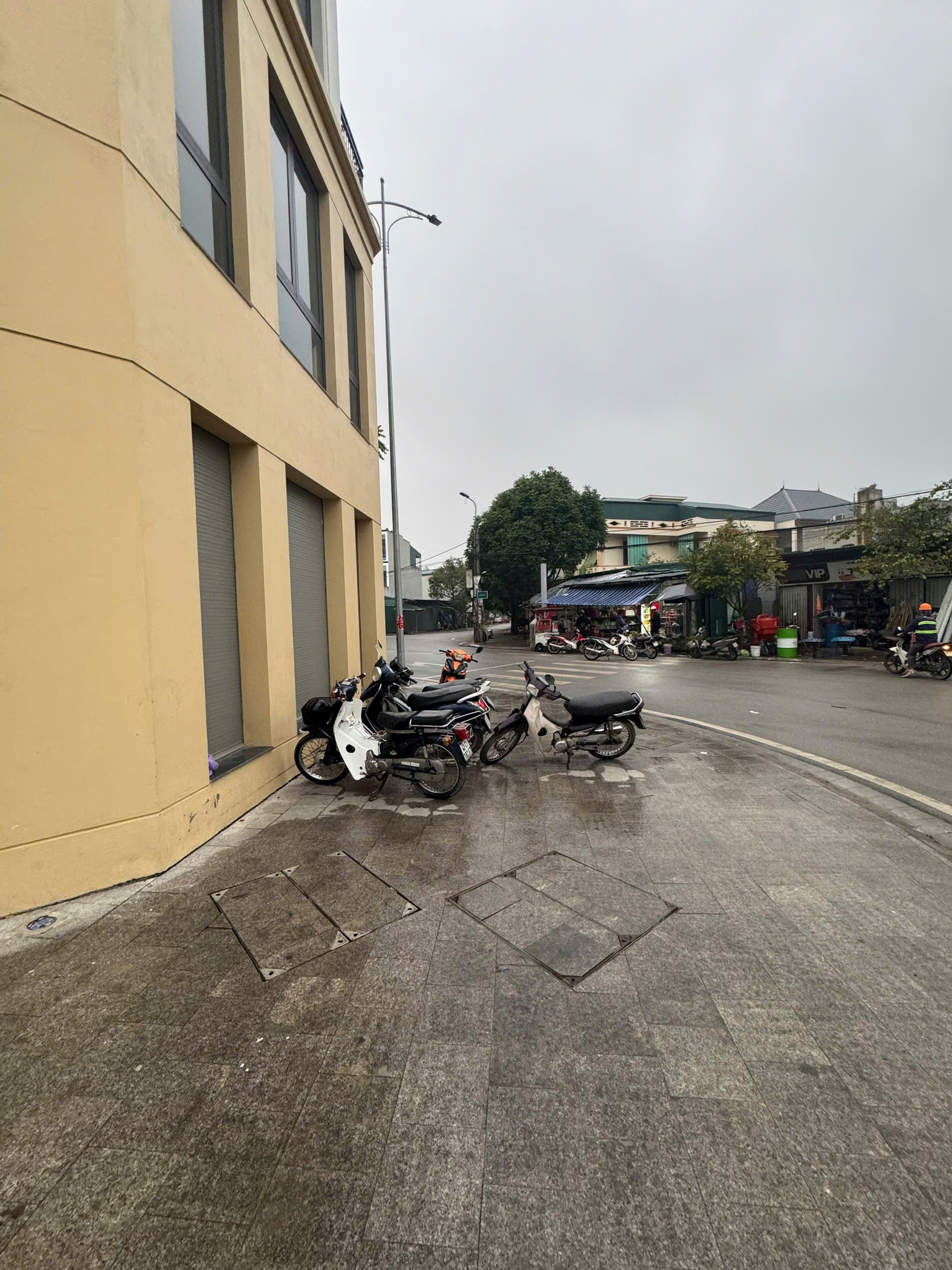 Bán nhà 5 tầng 2 mặt tiền Central Riverside - căn góc đầu ve 17 mặt tiền trục Võ Chí Công, giá 16 tỷ