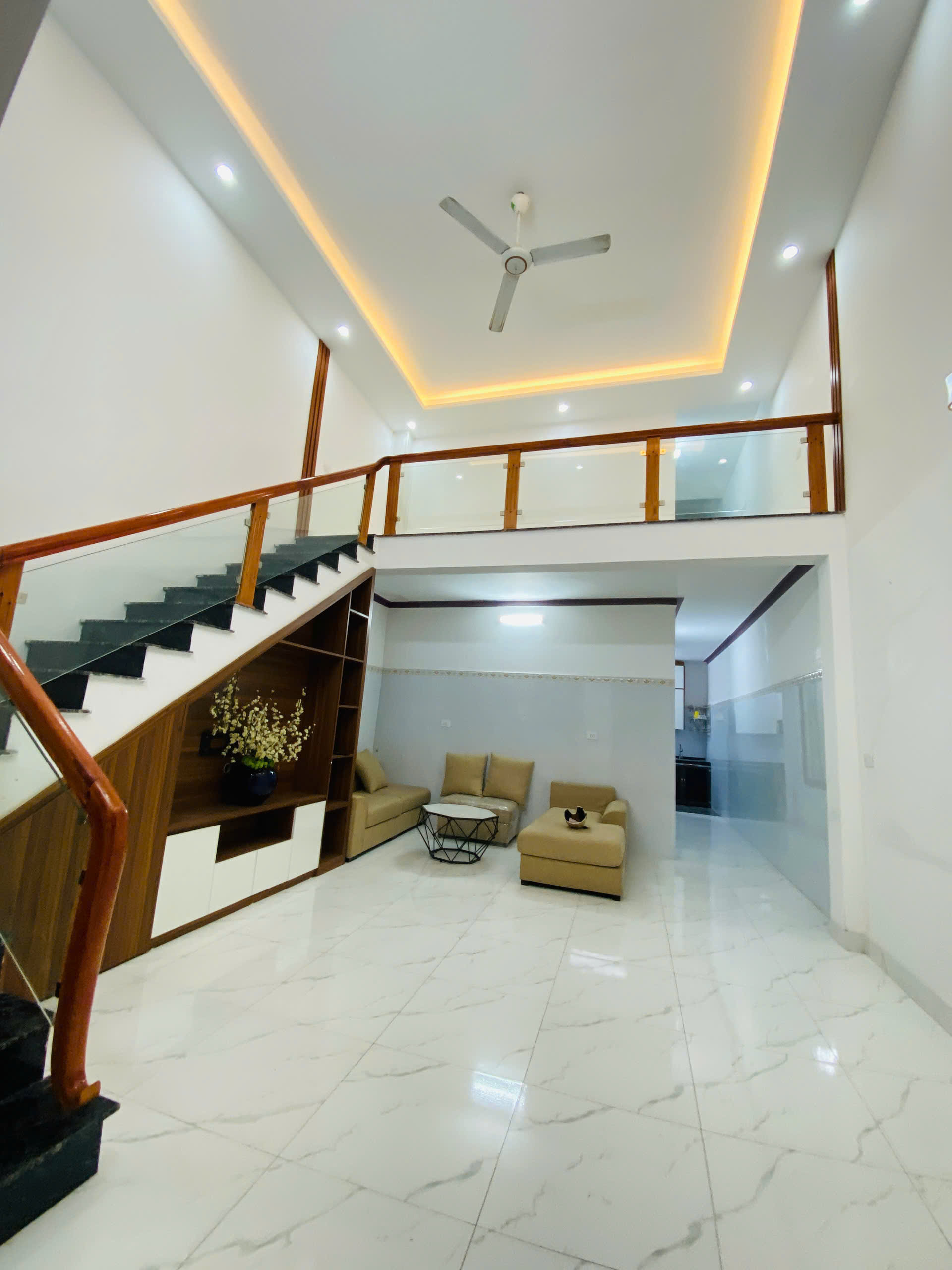 Bán nhà 2 tầng trung tâm P. Hạc Thành - 70m2, mt 5,1m, cách nguyễn trãi 70m