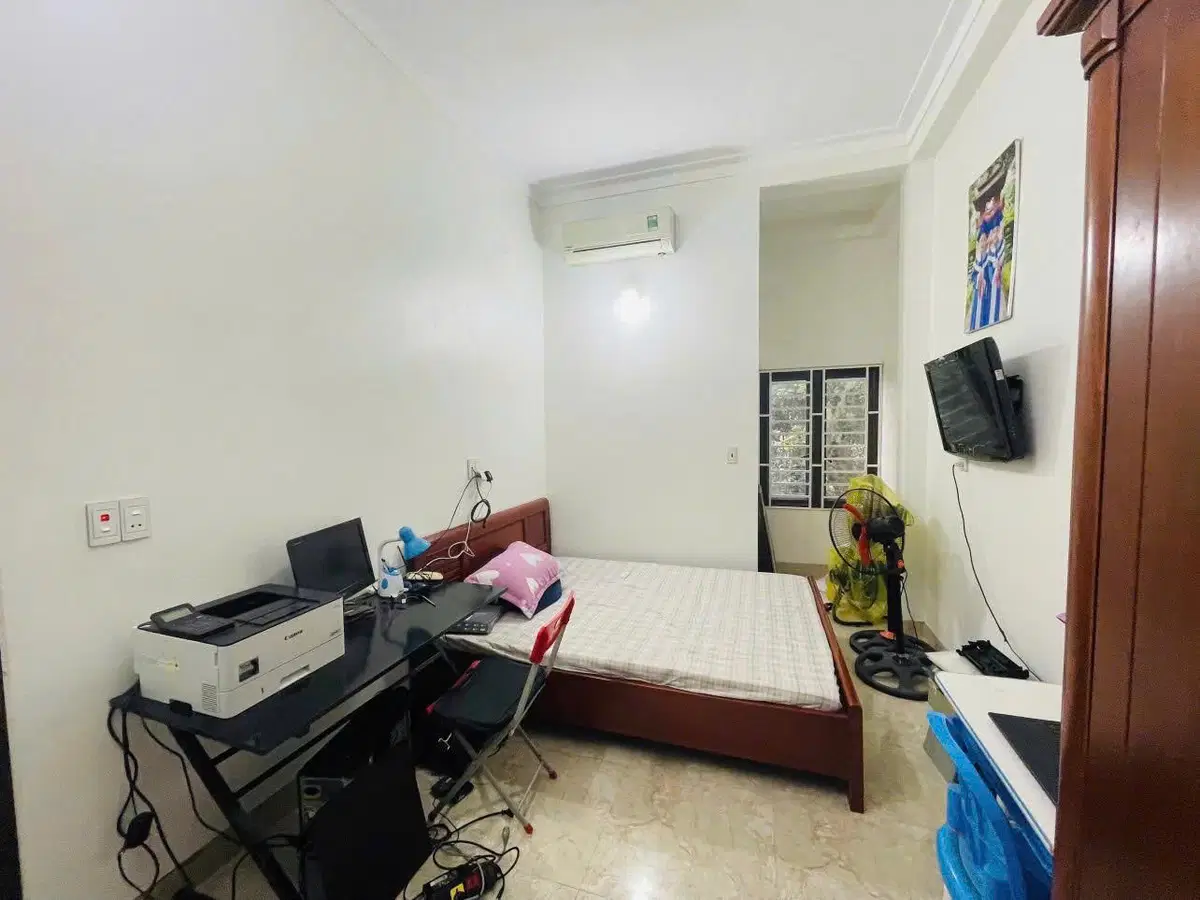 Nhà 2 tầng 77m2 phường Đông Vệ - ngõ ô tô thông - giá chỉ 3 tỷ xxx