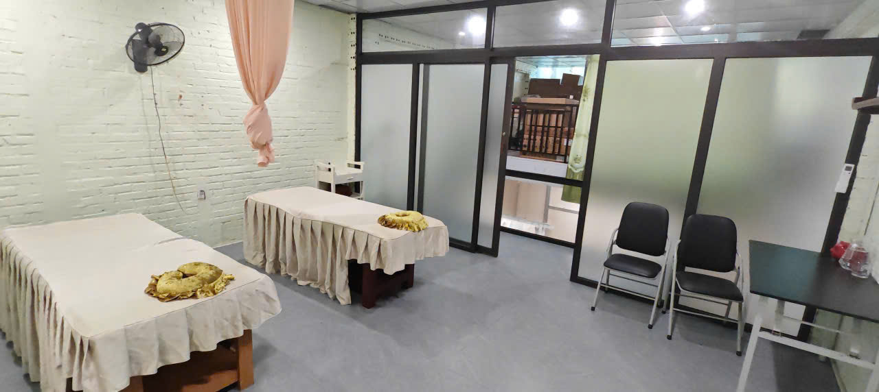 Nhà 110m2 mặt đường Cầm Bá Thước phường Lam Sơn giá 6xx tỷ - vỉa hè rộng, kinh doanh tốt