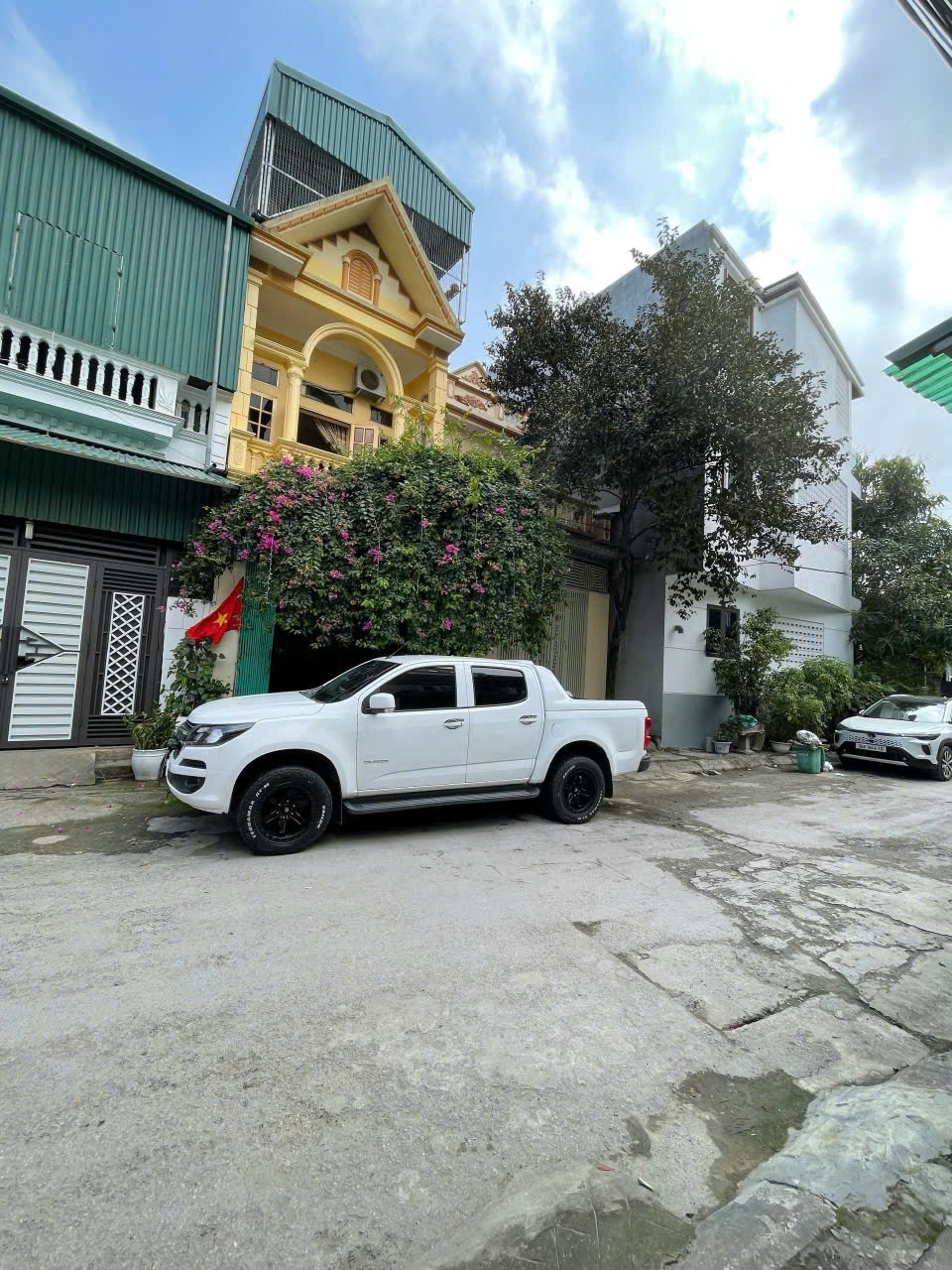 Nhà 3 tầng Phú Sơn - dt nhỏ xinh - 2 phòng ngủ - đường 3 ô tô thông - giá 2,8x tỷ