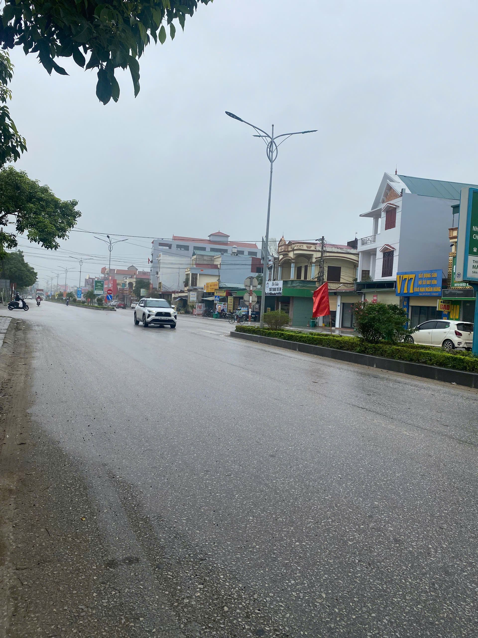 Bán lô đất 80m2 mặt tiền 4,5m trục chính kinh doanh Bút Sơn - đường 20m - giá 2,99 tỷ