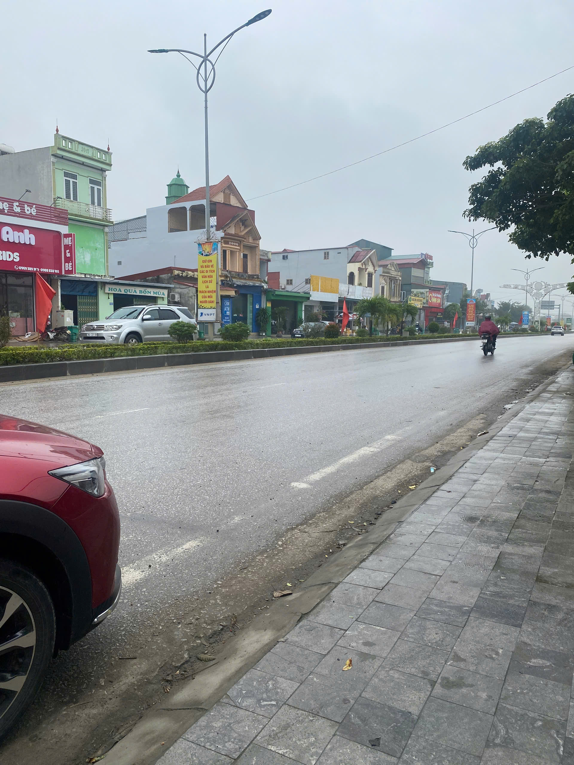 Bán lô đất 80m2 mặt tiền 4,5m trục chính kinh doanh Bút Sơn - đường 20m - giá 2,99 tỷ