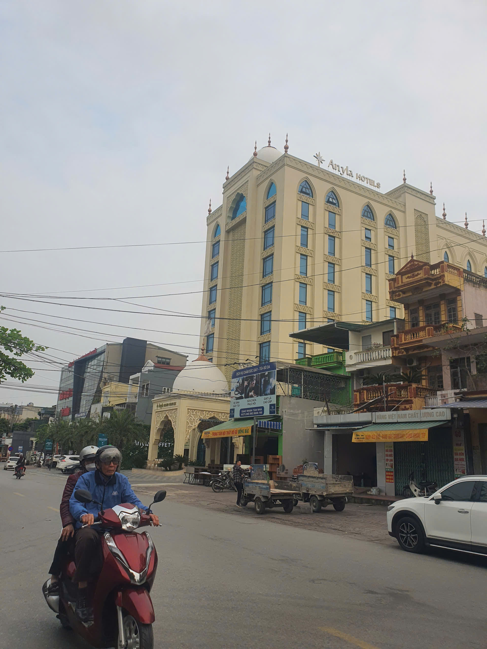 Bán nhà 2 tầng mặt tiền 10m trục chính Tống Duy Tân - diện tích 200m² - đang có dòng tiền thuê 30 triệu/tháng