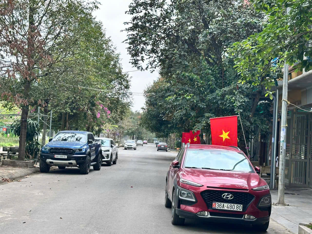 Nhà 4 tầng khu đô thị An Hoạch Thanh Hóa - diện tích 97,5m², thiết kế 4 phòng ngủ khép kín, khu dân cư đông đúc