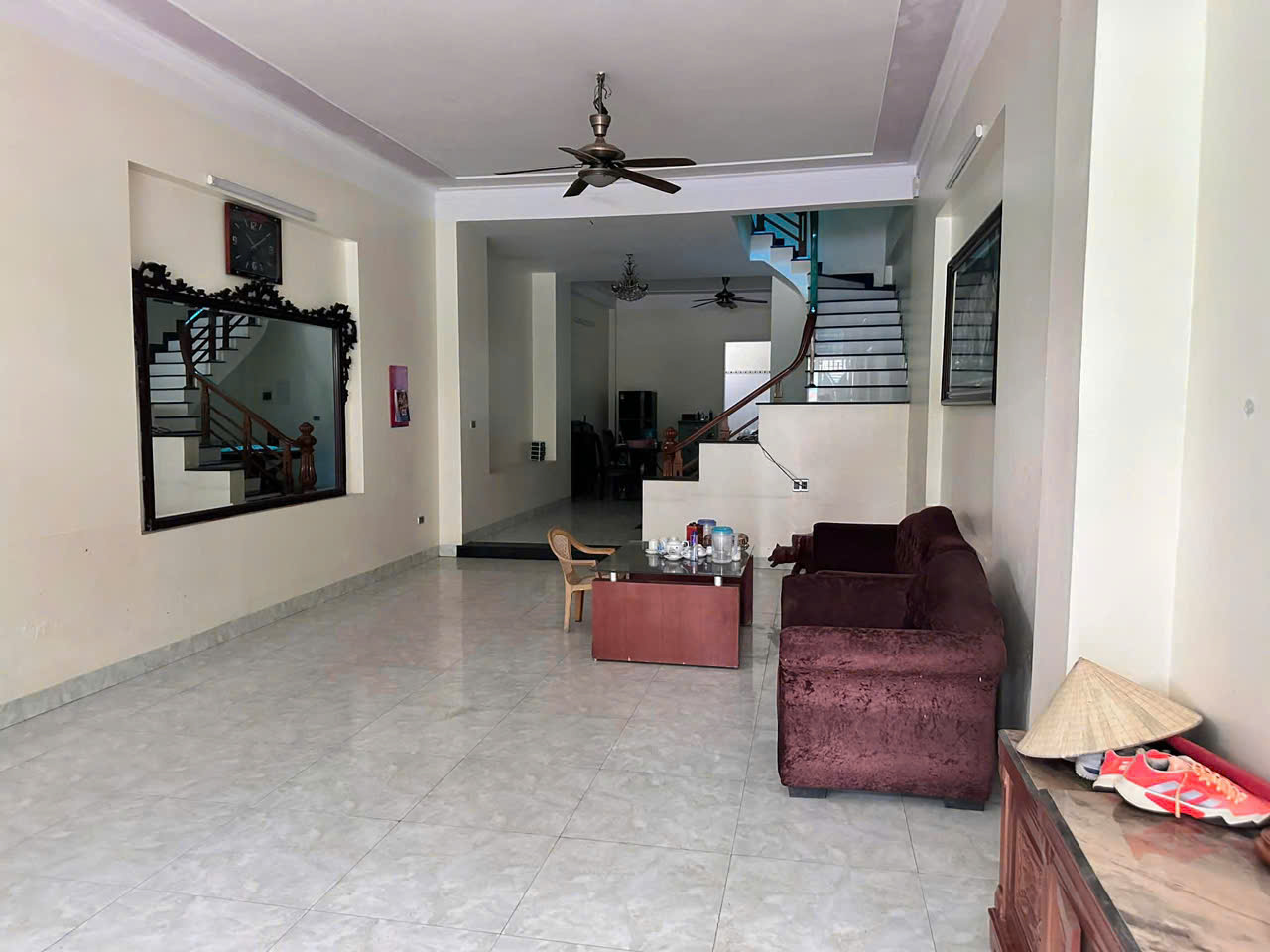 Nhà 4 tầng khu đô thị An Hoạch Thanh Hóa - diện tích 97,5m², thiết kế 4 phòng ngủ khép kín, khu dân cư đông đúc