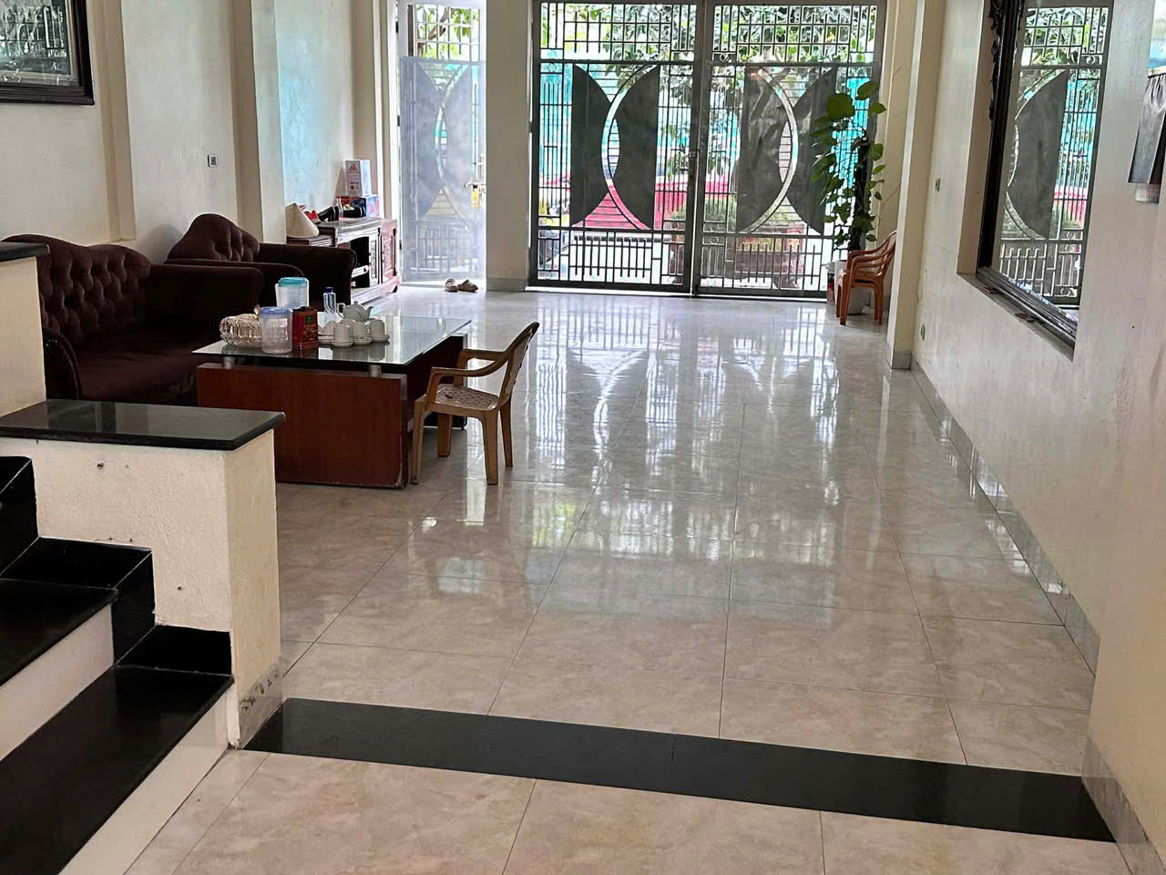 Nhà 4 tầng khu đô thị An Hoạch Thanh Hóa - diện tích 97,5m², thiết kế 4 phòng ngủ khép kín, khu dân cư đông đúc