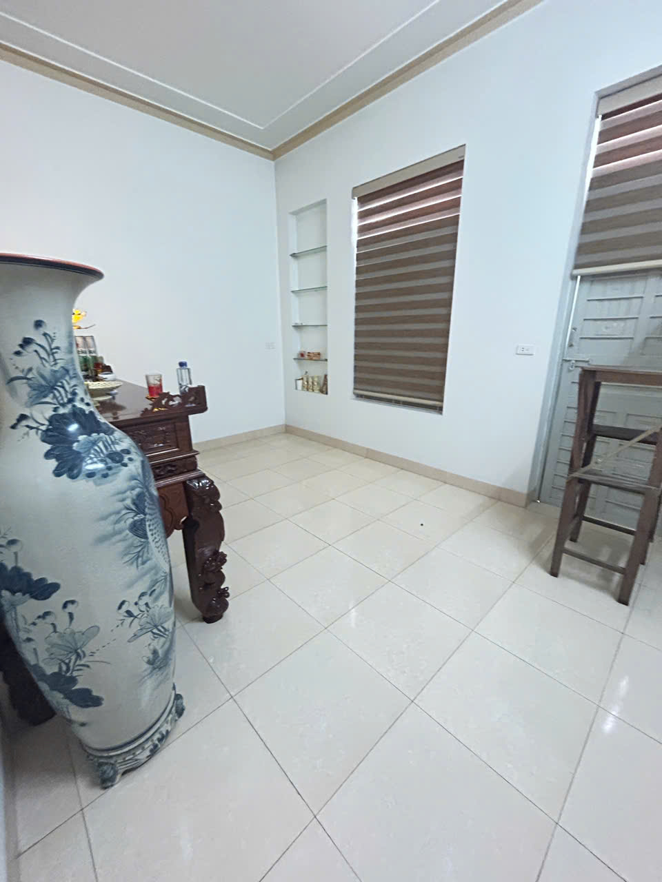 Nhà 4 tầng mb3037 phường Đông Thọ - dt 64m² - mt 5m - đường ô tô tránh - có vỉa hè 5m