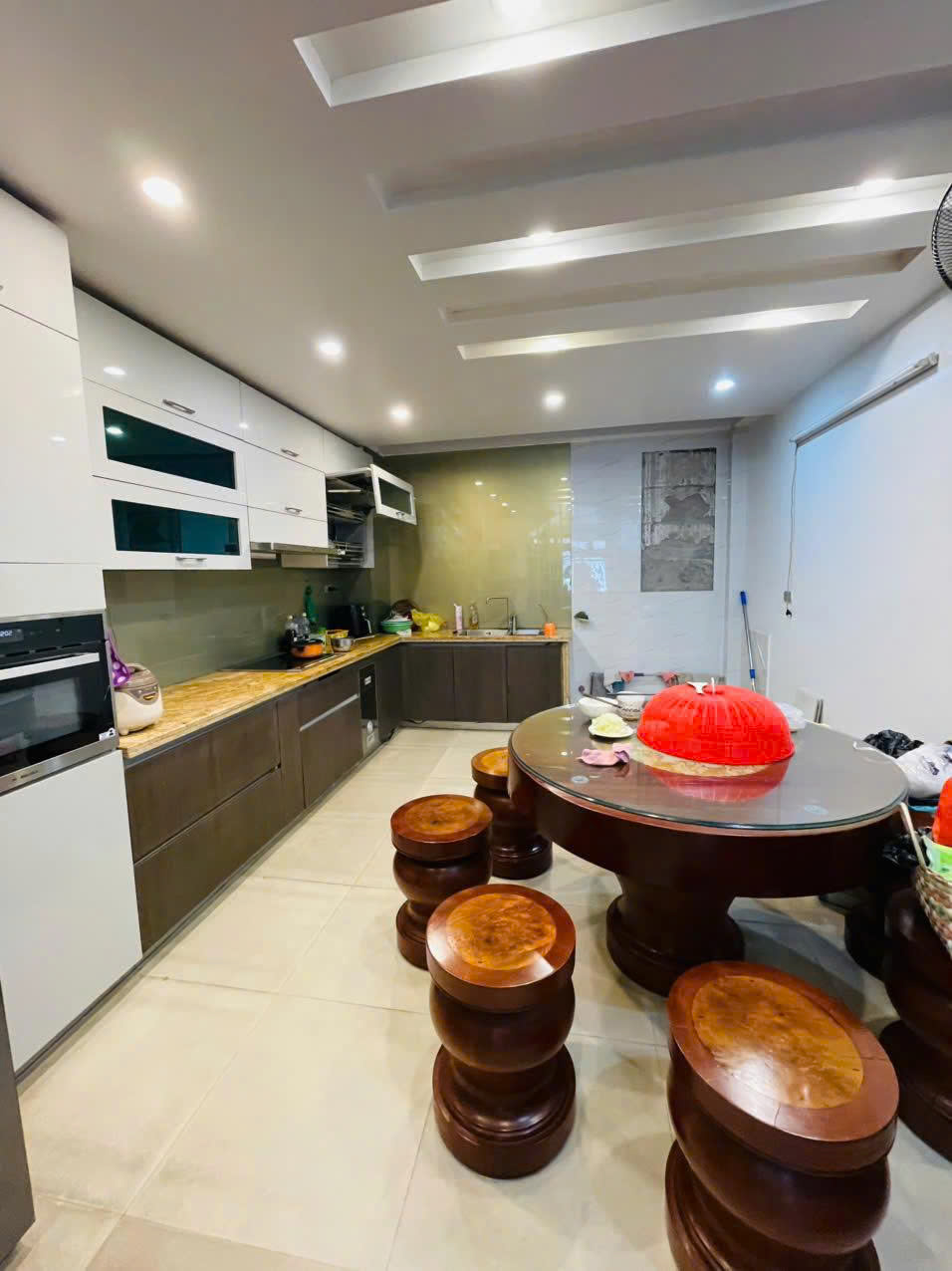 Nhà 4 tầng cốt lệch mặt đường Nguyễn Trãi - 83m² - vỉa hè rộng hơn 30m - vừa ở vừa kinh doanh cực tốt