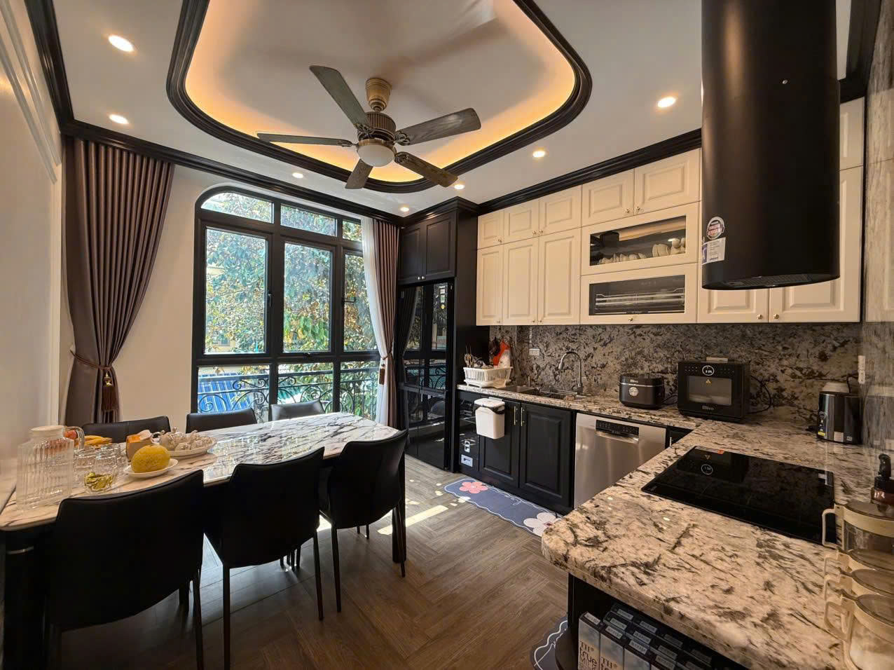 Bán nhà 4 tầng phường Hàm Rồng - mặt tiền 7,2m - đường 10m - kinh doanh cực tốt