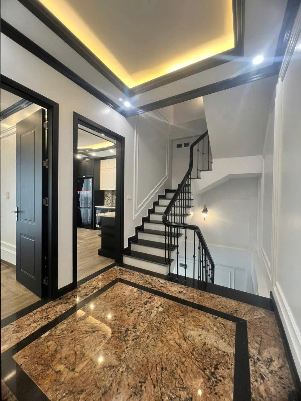 Bán nhà 4 tầng phường Hàm Rồng - mặt tiền 7,2m - đường 10m - kinh doanh cực tốt