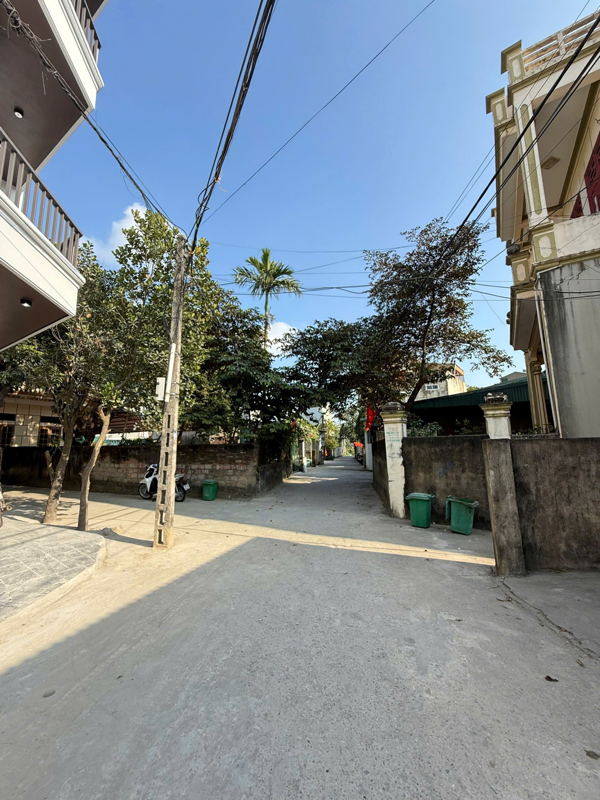 Nhà 3 tầng đầu ve Đức Hậu - gần 70m², mặt tiền 5.3m cực thoáng