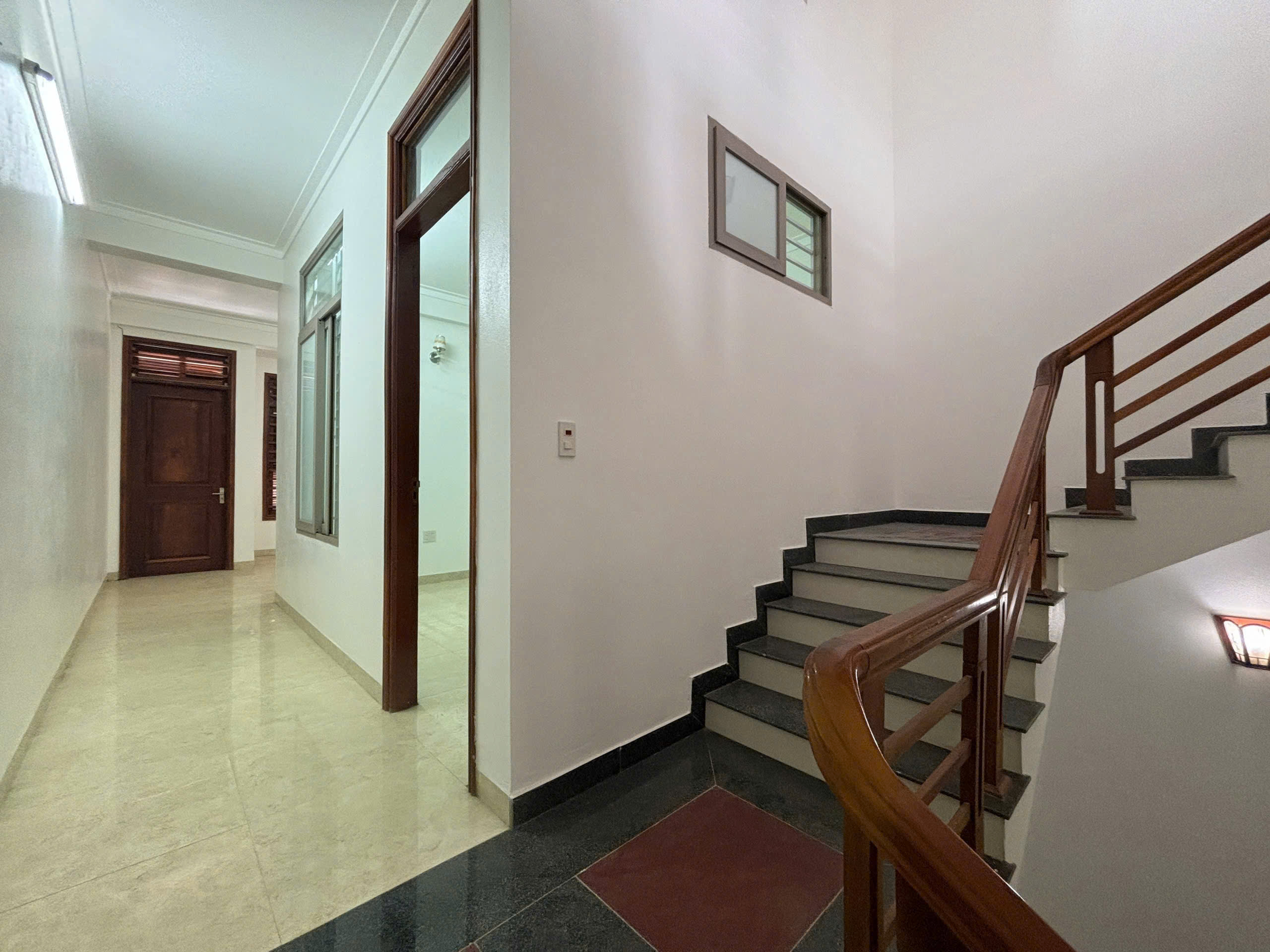 Nhà 4 tầng trục chính Lý Nam Đế kđt Bình Minh - 100m2 - đường 40m - kinh doanh cực đỉnh