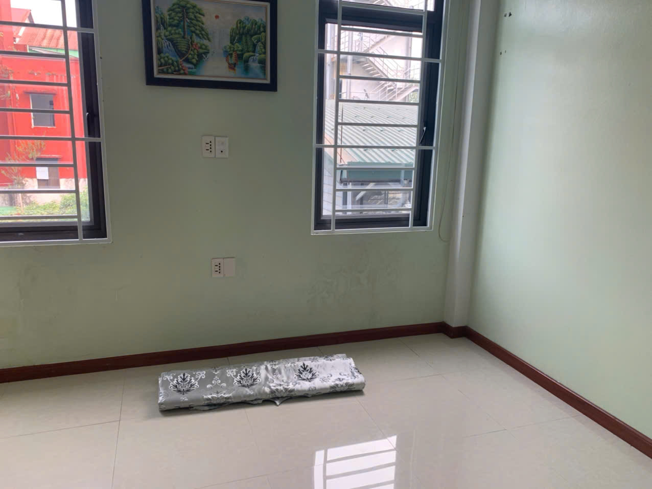 Nhà 4 tầng cốt lệch gần quảng trường Lam Sơn - dt sàn ~130m² - ô tô tránh, vỉa hè - giá 3,98 tỷ