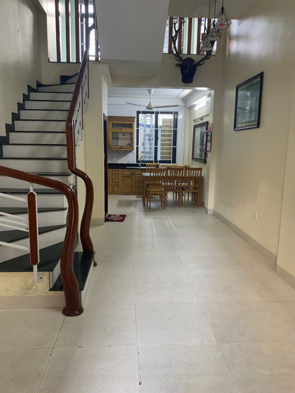 Nhà 4 tầng cốt lệch gần quảng trường Lam Sơn - dt sàn ~130m² - ô tô tránh, vỉa hè - giá 3,98 tỷ