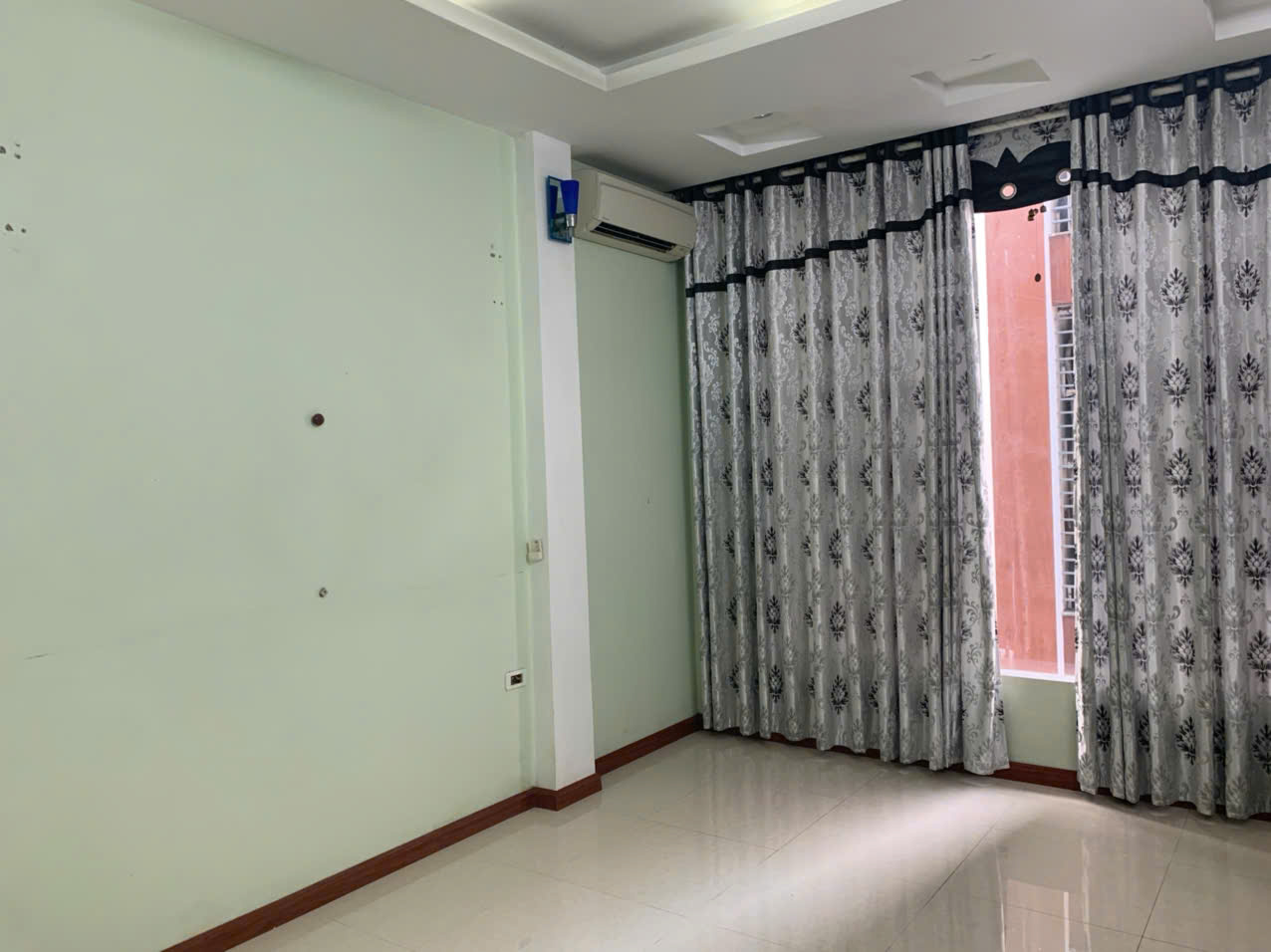 Nhà 4 tầng cốt lệch gần quảng trường Lam Sơn - dt sàn ~130m² - ô tô tránh, vỉa hè - giá 3,98 tỷ