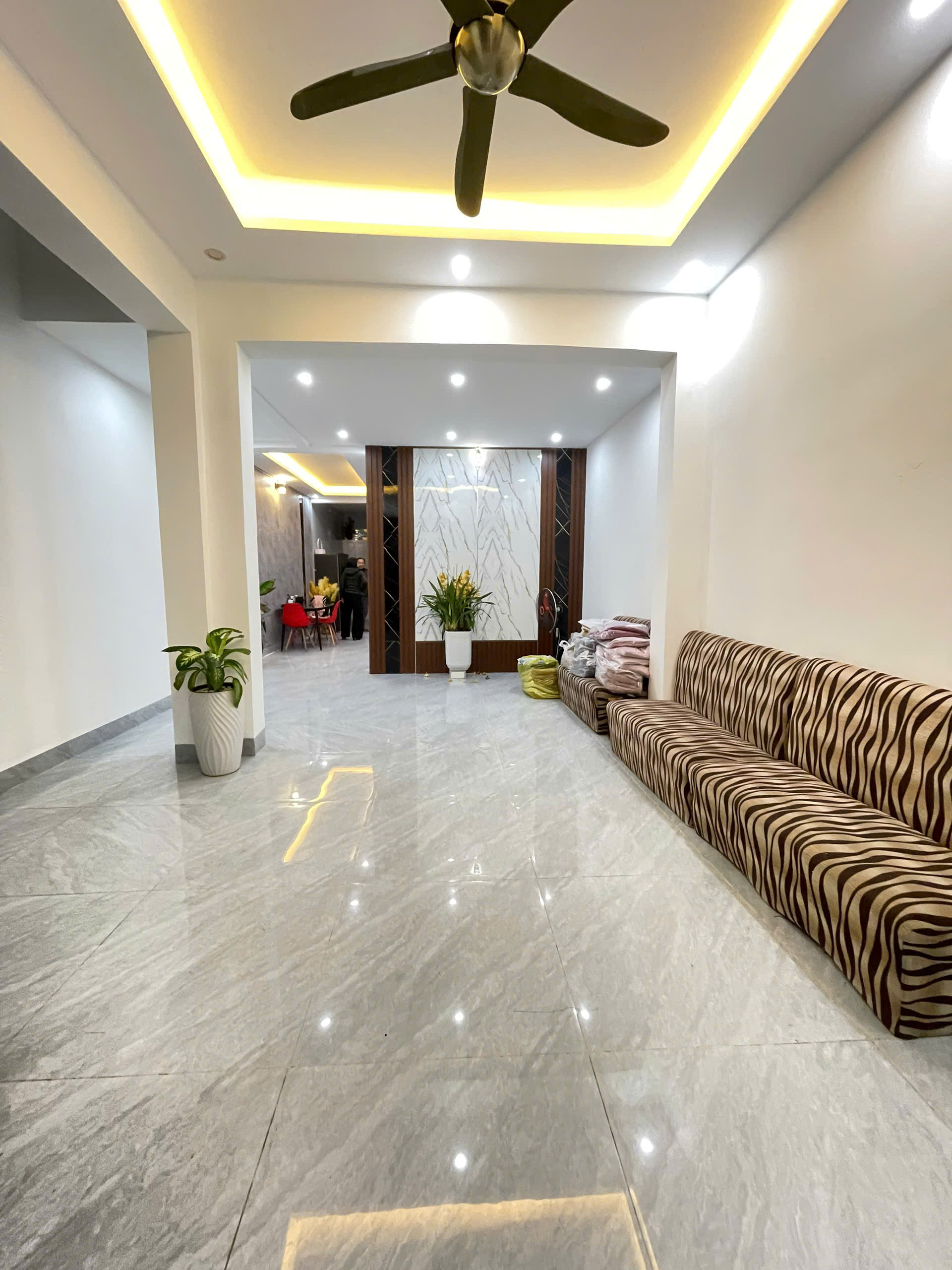 Chuyển nhượng nhà phố Đông Thọ - 80m², mt 5m, 2 tầng, vị trí kinh doanh gần Thành Thái - giá 4,65 tỷ
