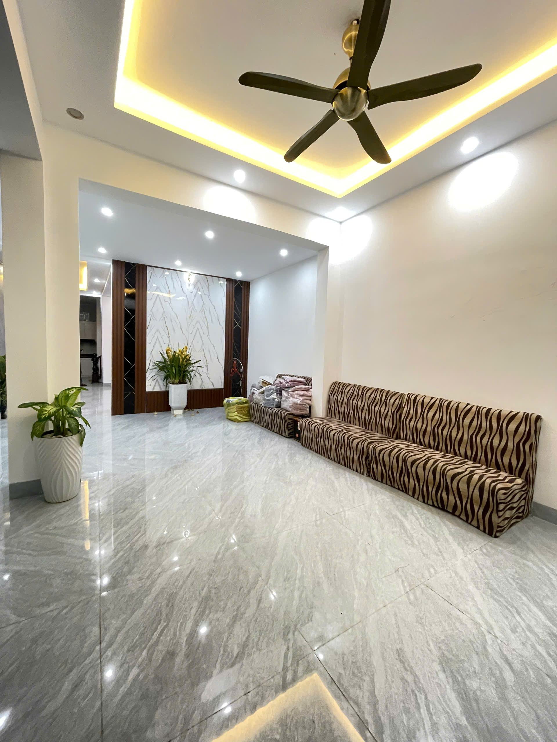 Chuyển nhượng nhà phố Đông Thọ - 80m², mt 5m, 2 tầng, vị trí kinh doanh gần Thành Thái - giá 4,65 tỷ