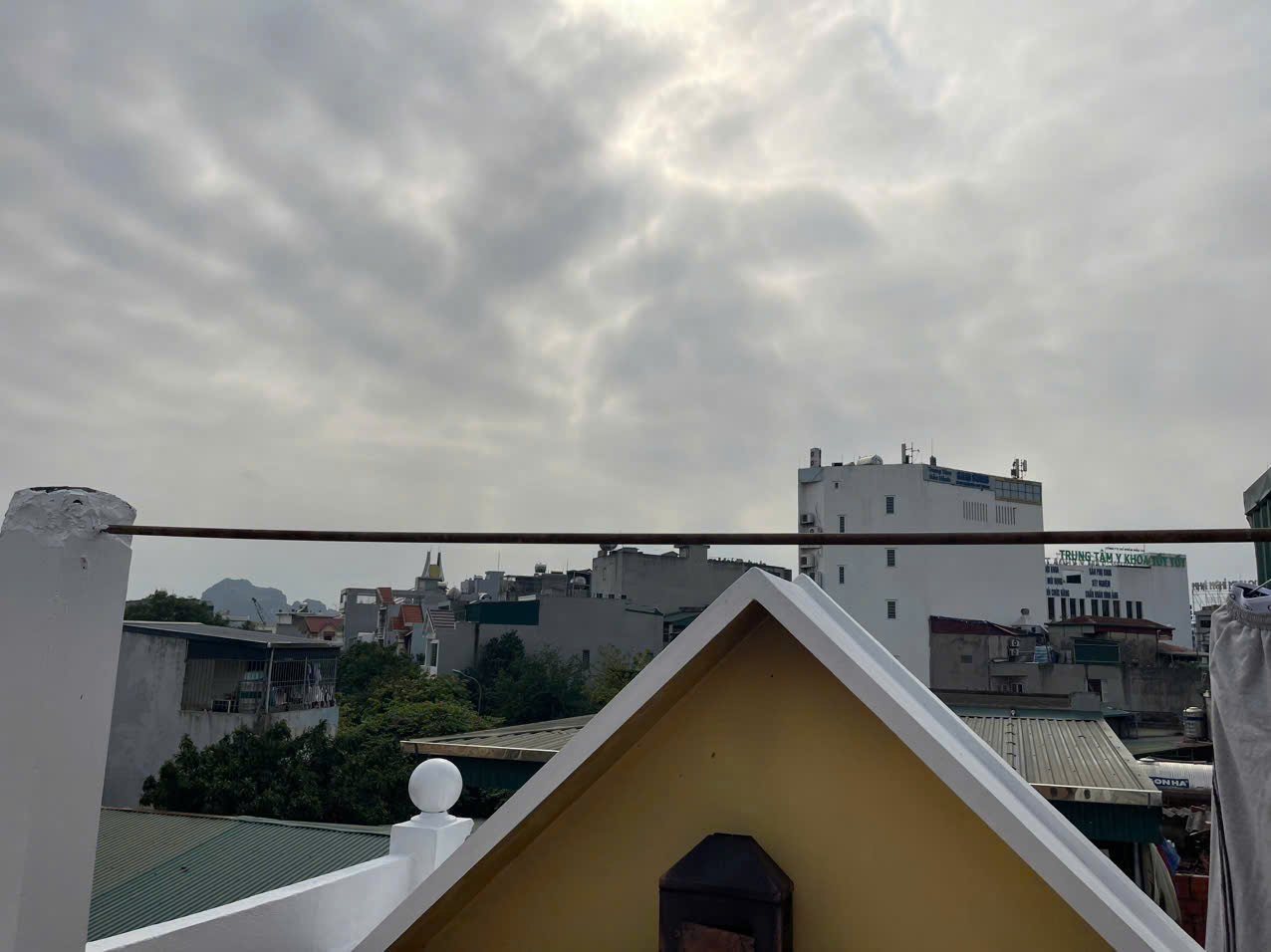 Nhà 3.5 tầng gần Chợ Tây Thành - dt ~50m2, mt 4.05m nở hậu, ngõ ô tô chỉ cách Nguyễn Trãi 15m