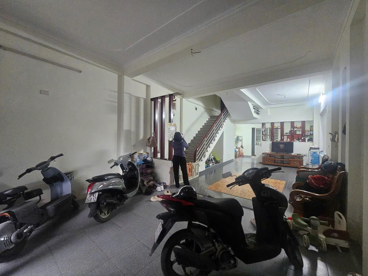 Bán nhà 3 tầng 88m2 trung tâm Hạc Thành - ô tô tránh - nở hậu đẹp - giá 4,x tỷ