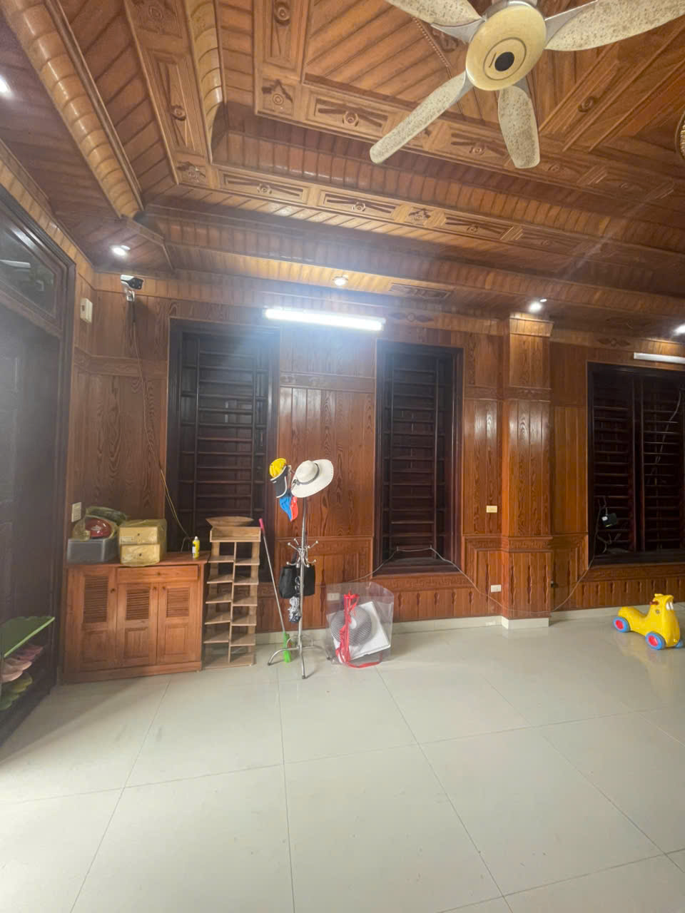 Bán biệt thự 3.5 tầng + khách sạn 23 phòng Quảng Châu Sầm Sơn - dt 495m2, lô góc 20x25m, giá 16,x tỷ