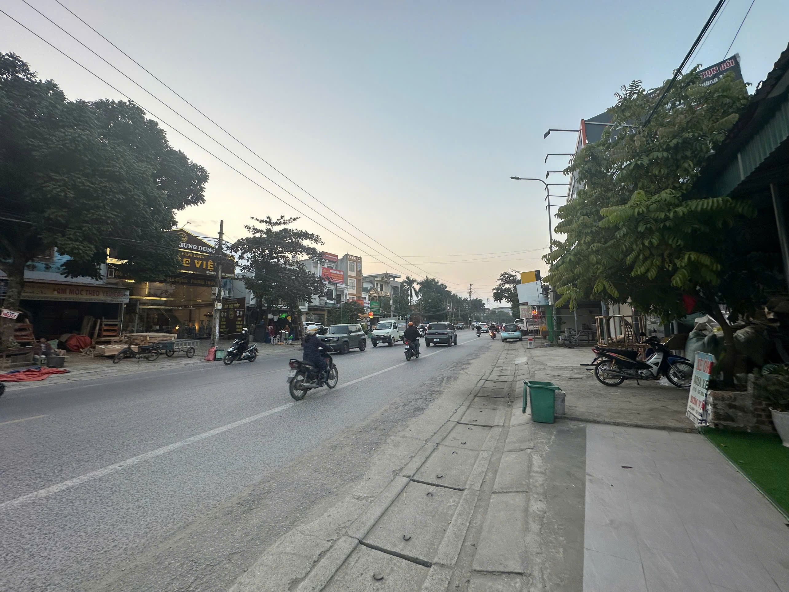 Đất mặt đường Lê Lai 100m2 - tặng nhà sẵn ở - vị trí kinh doanh cực tốt giá 6tyxx